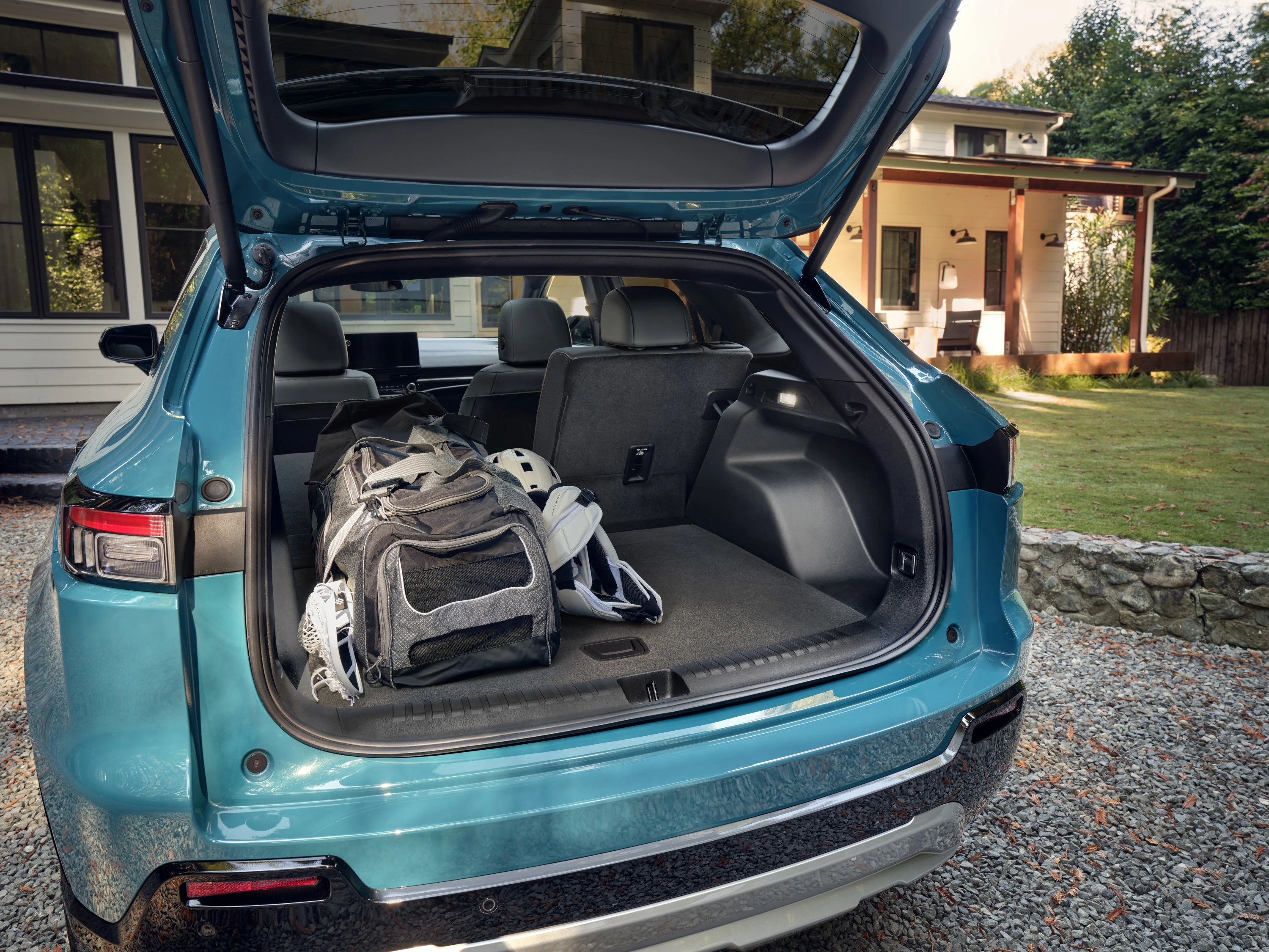 Honda Prologue AWD trunk view
