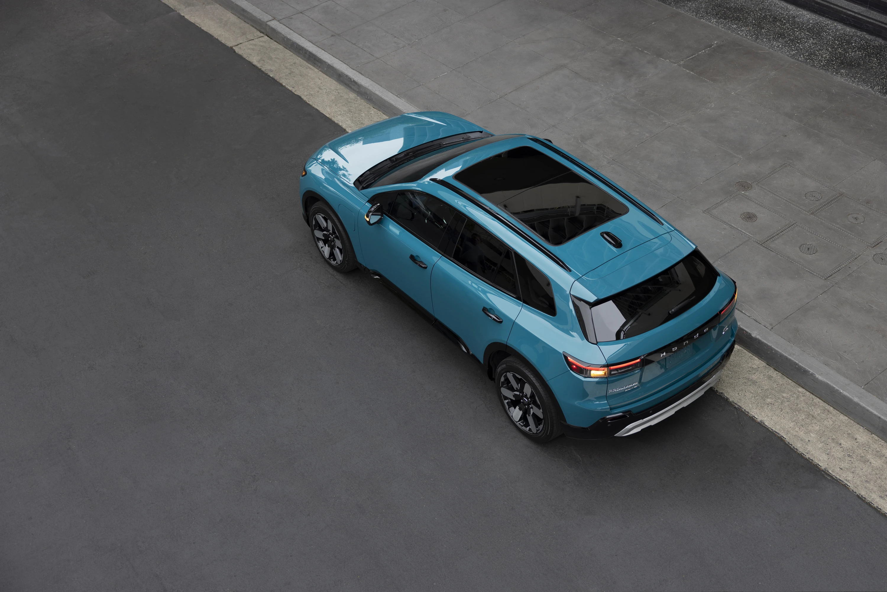 Honda Prologue FWD exterior view