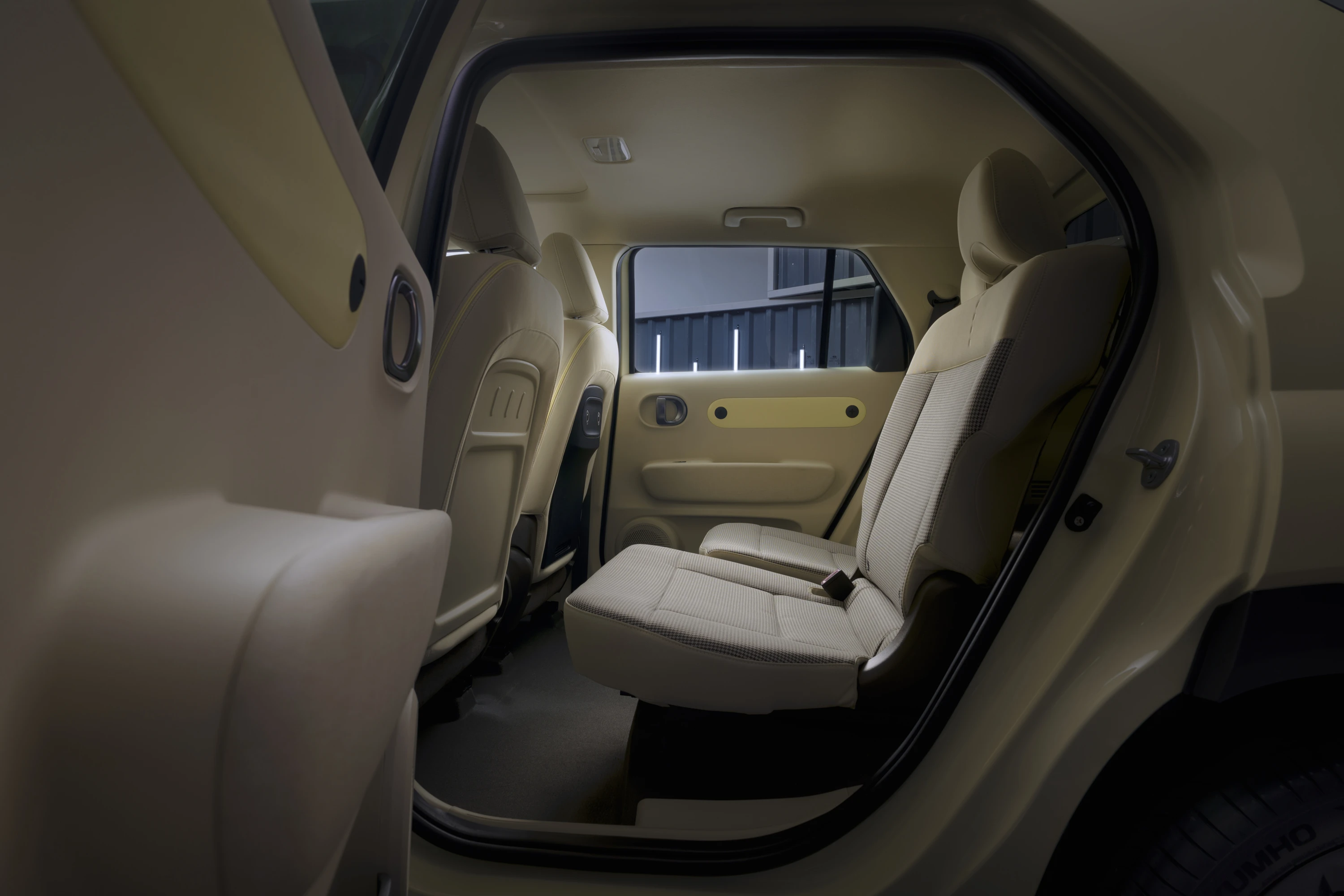 Hyundai INSTER Long Range secondrowseats view