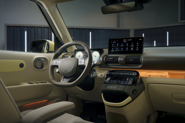Hyundai INSTER Long Range interior view