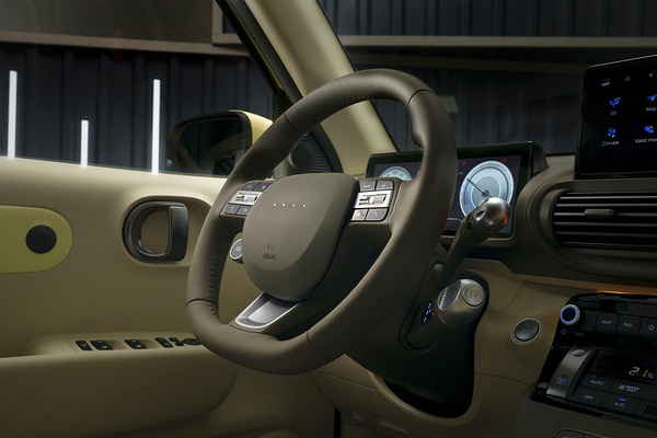 Hyundai INSTER Long Range screens view