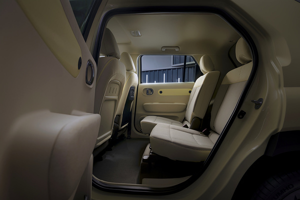 Hyundai INSTER Long Range secondrowseats view