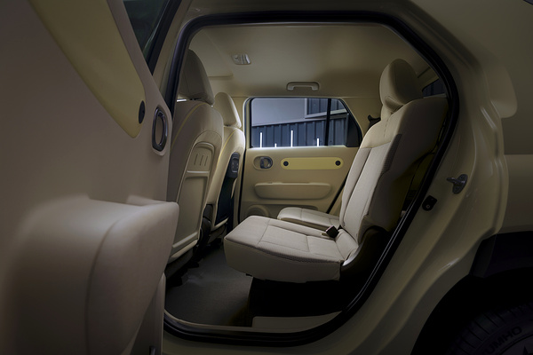 Hyundai INSTER Long Range secondrowseats view
