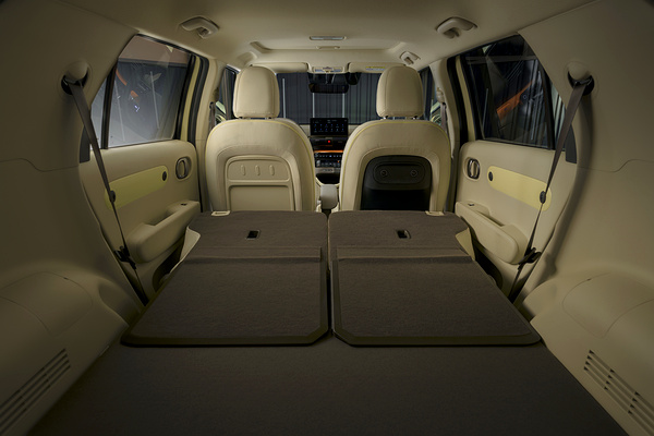 Hyundai INSTER Long Range trunk view