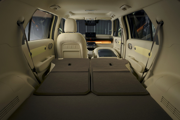 Hyundai INSTER Long Range trunk view