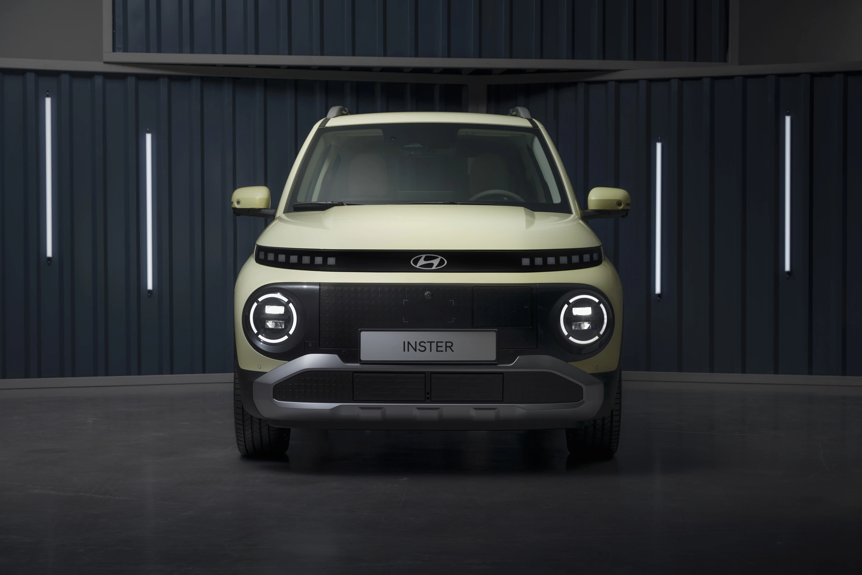 Hyundai INSTER Standard Range exterior view