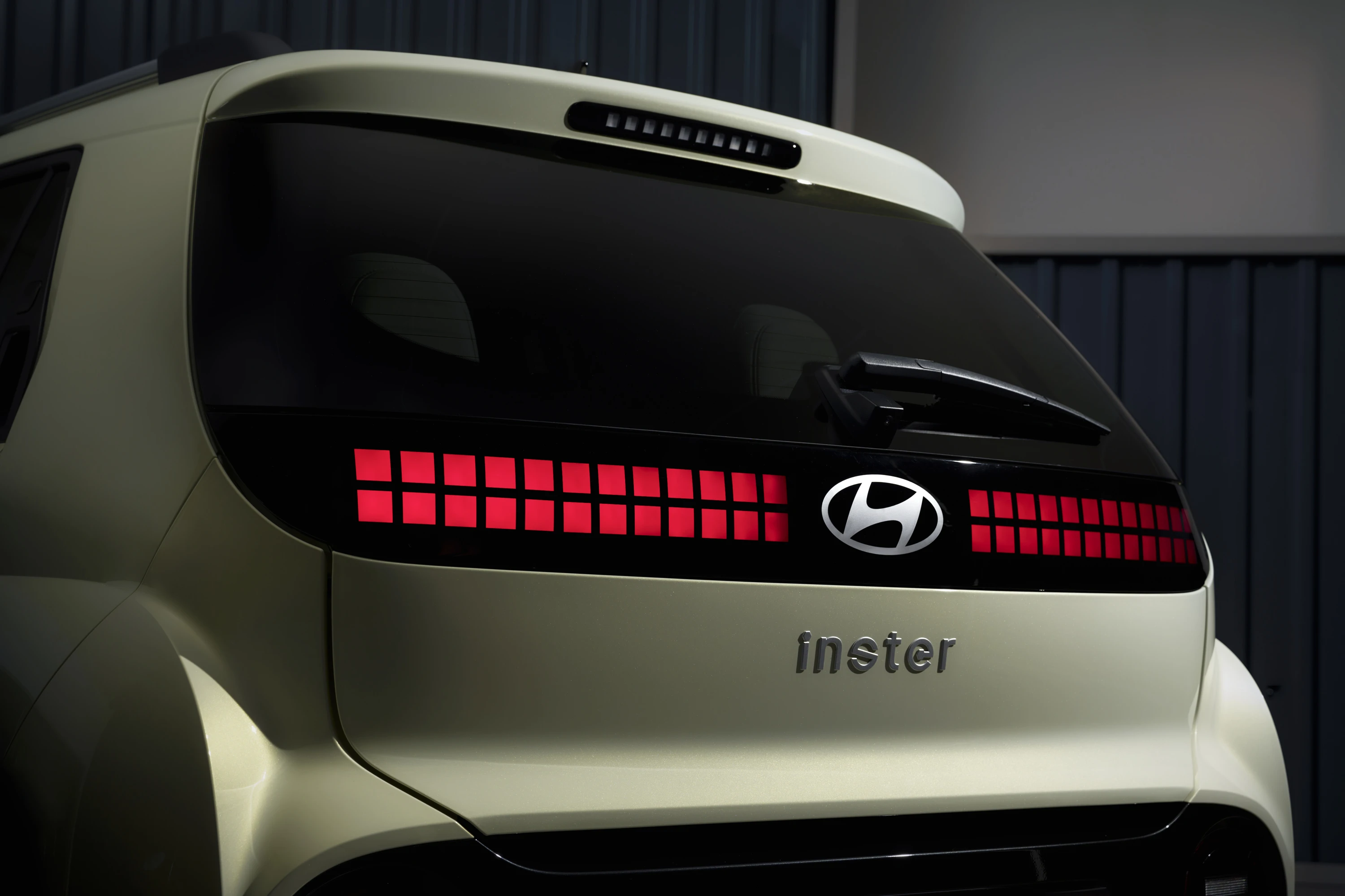 Hyundai INSTER Standard Range rearlights view