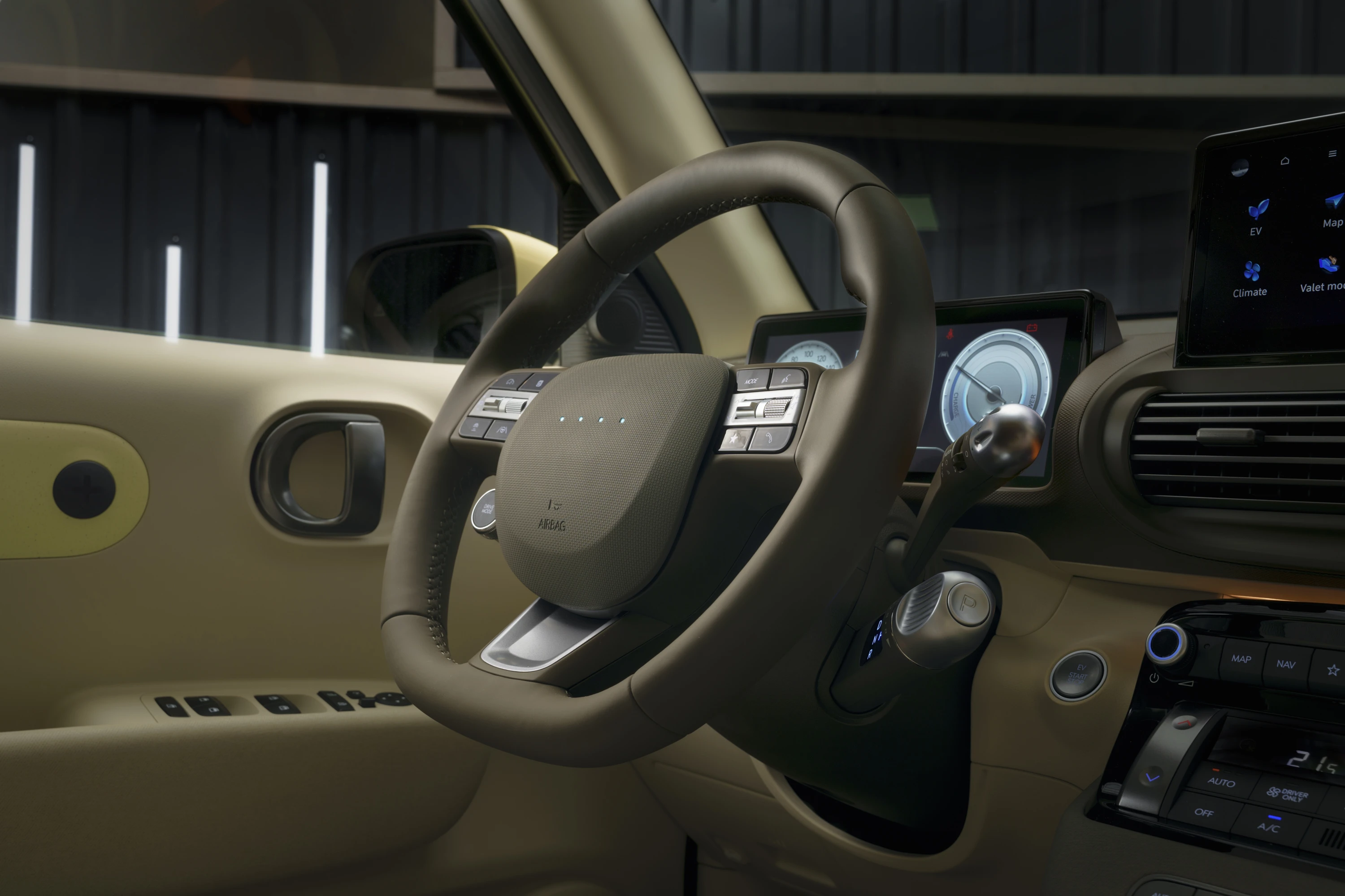 Hyundai INSTER Standard Range screens view