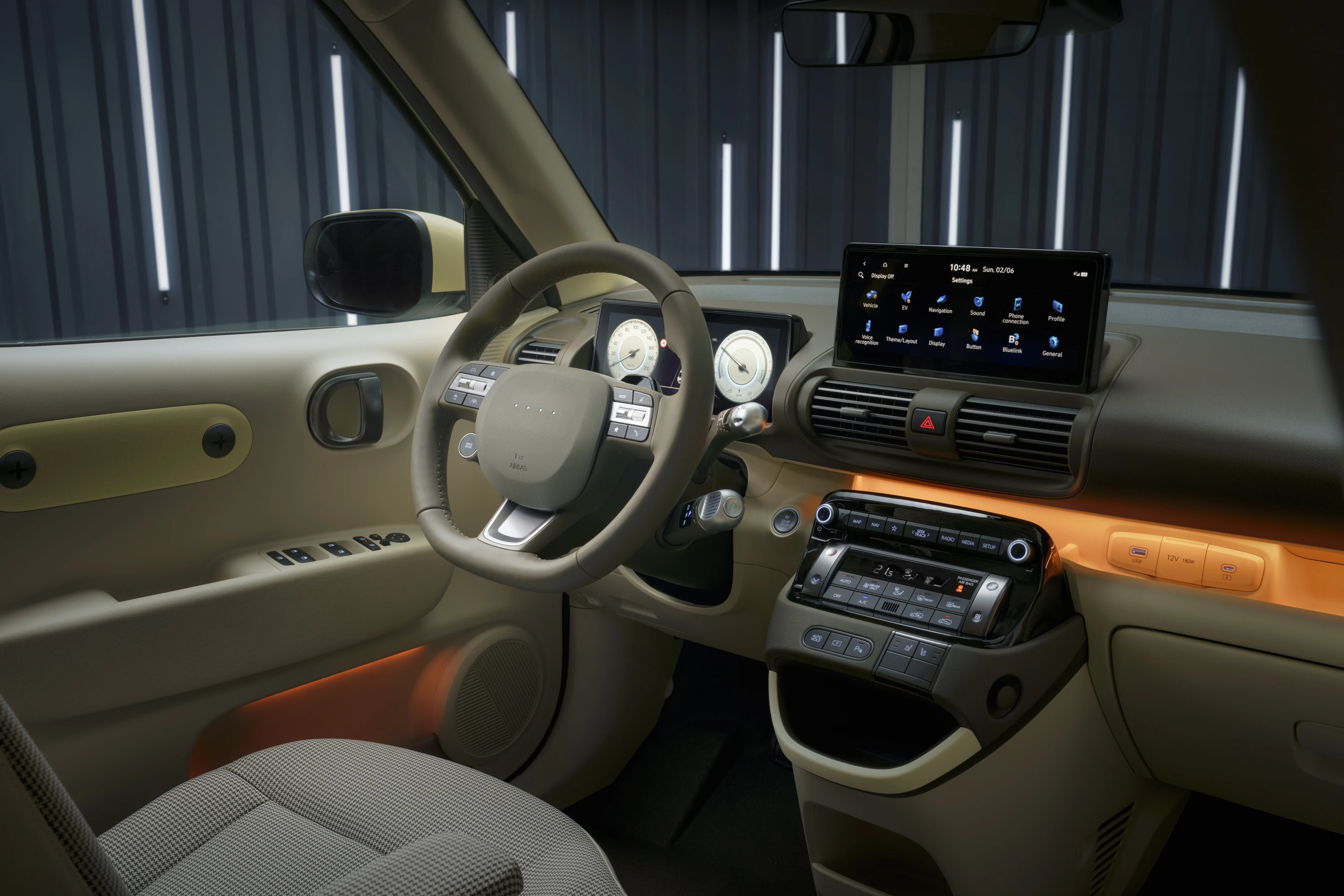 Hyundai INSTER Standard Range interior view
