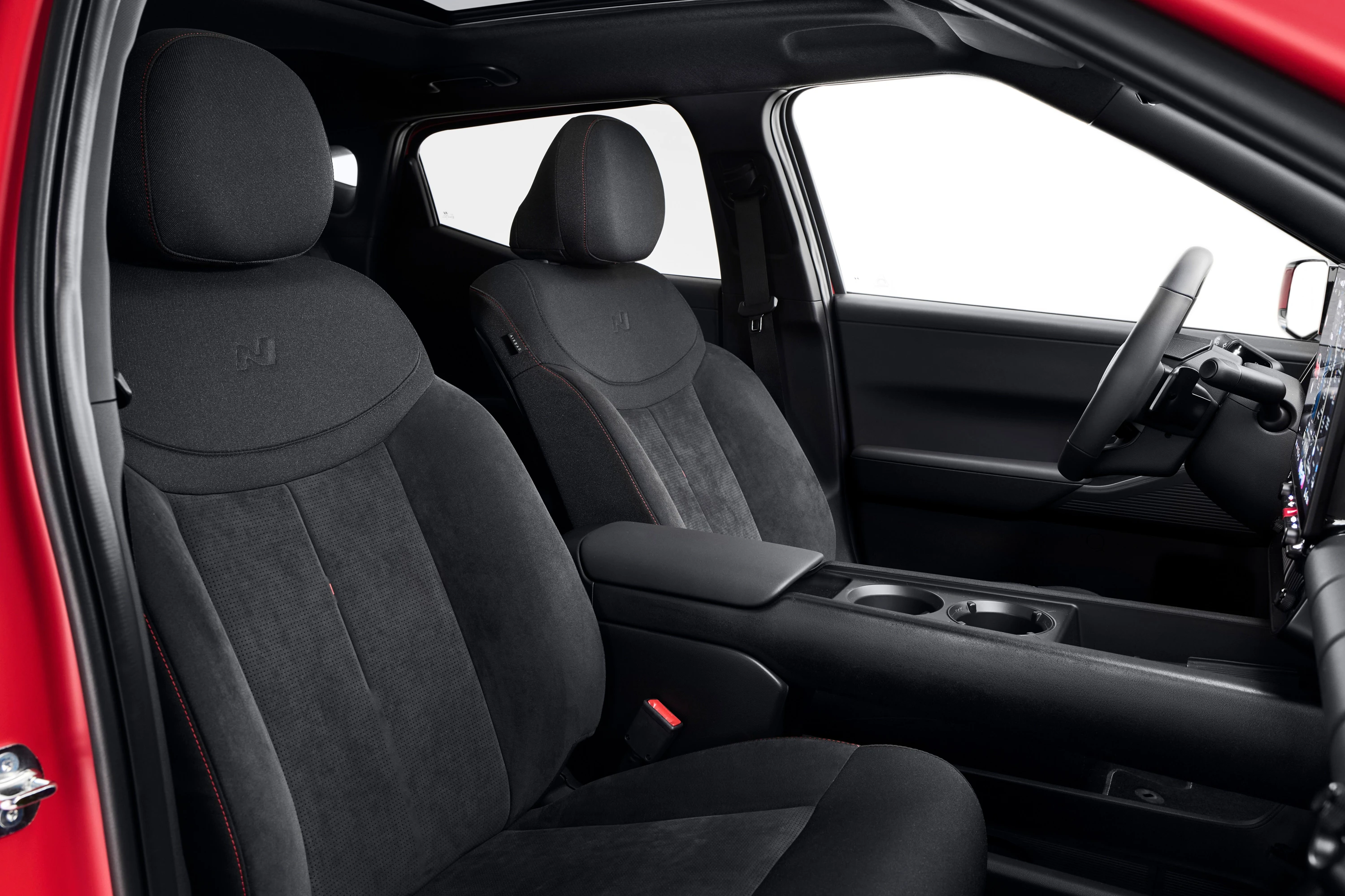 Hyundai Ioniq 3 Standard Range frontseats view