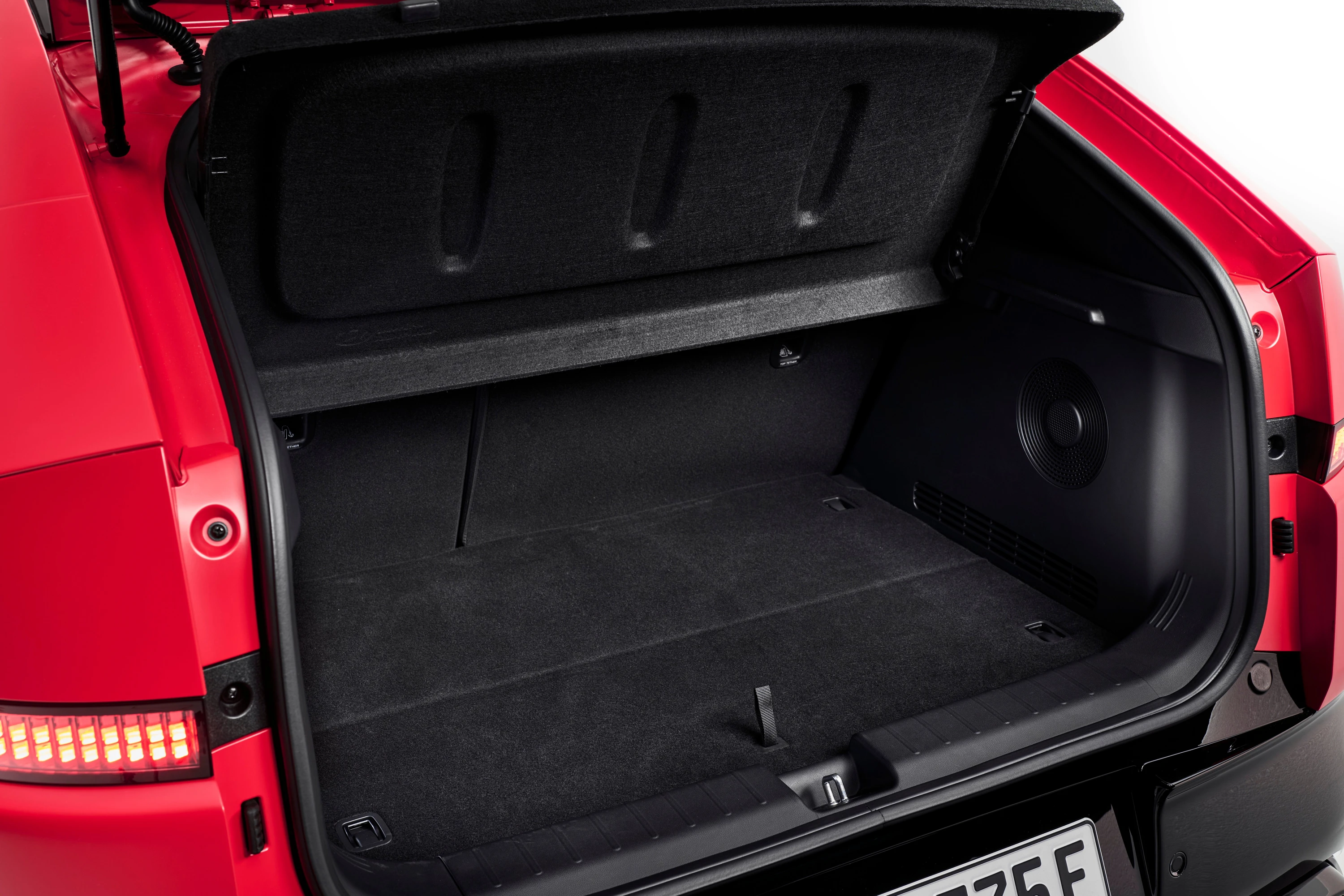Hyundai Ioniq 3 Standard Range trunk view