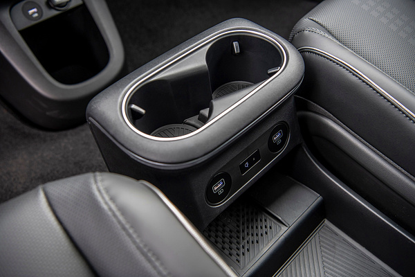 Hyundai Ioniq 5 Long Range 2WD interior view