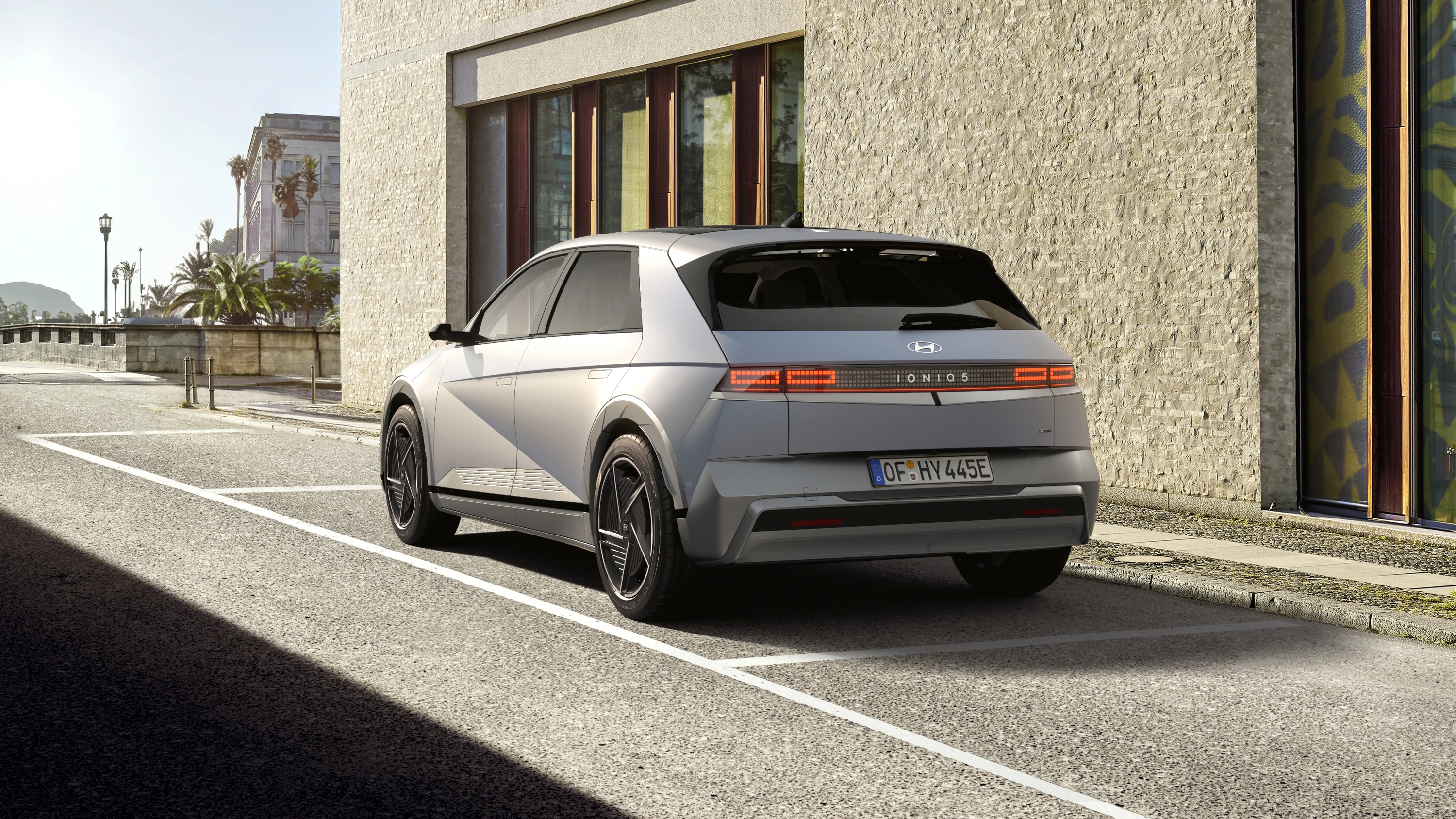 Hyundai Ioniq 5 Long Range AWD exterior view