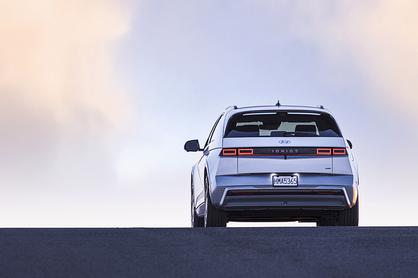 Hyundai Ioniq 5 Long Range AWD exterior view