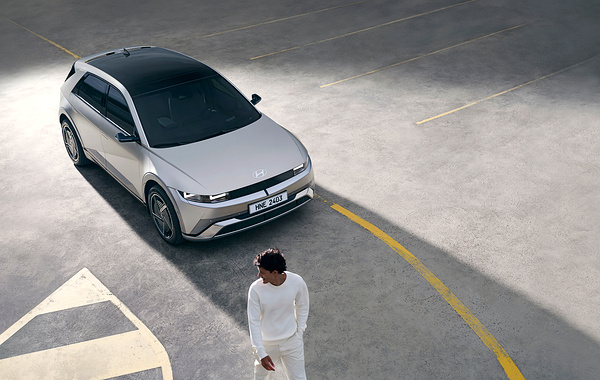 Hyundai Ioniq 5 Long Range AWD exterior view