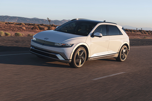 Hyundai Ioniq 5 Long Range AWD exterior view