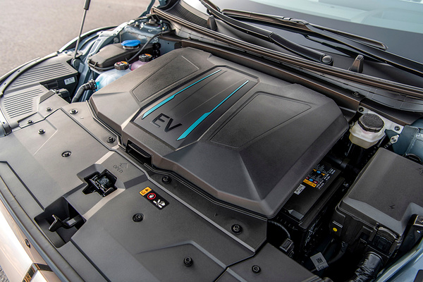 Hyundai Ioniq 5 Long Range AWD frunk view