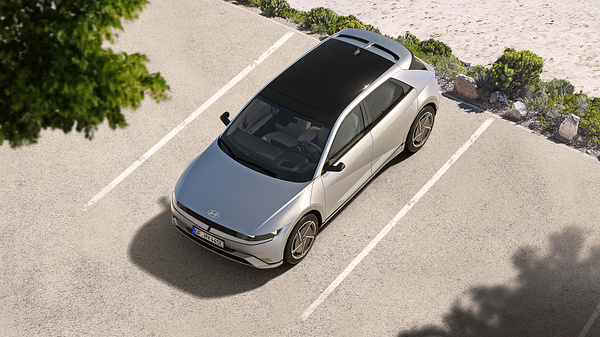 Hyundai Ioniq 5 Long Range AWD roof view