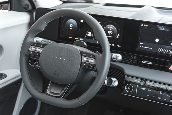 Hyundai Ioniq 5 Long Range AWD screens view