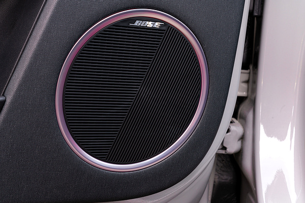 Hyundai Ioniq 5 Long Range AWD soundsystem view