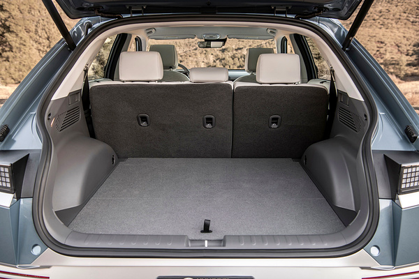 Hyundai Ioniq 5 Long Range AWD trunk view