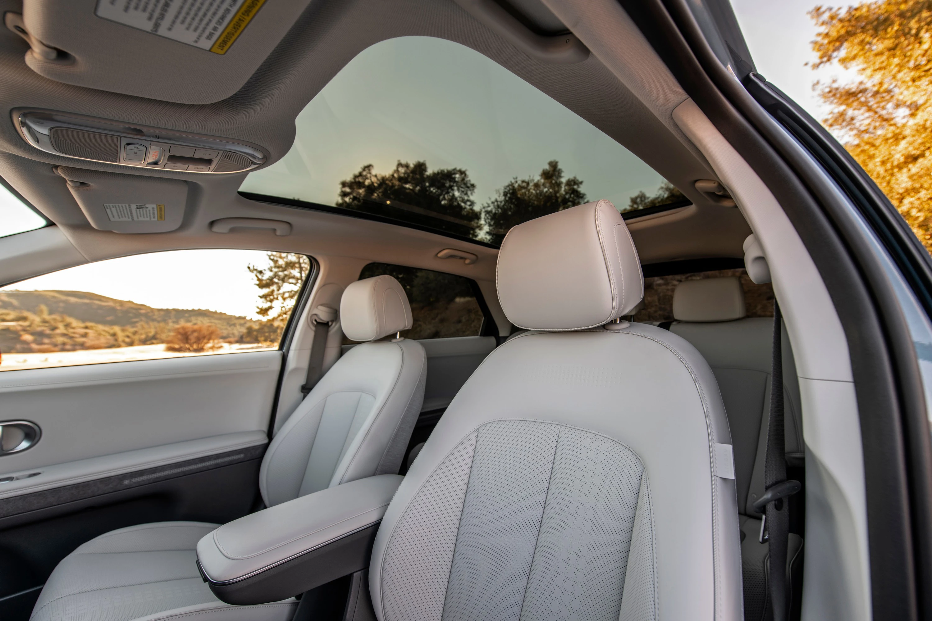 Hyundai Ioniq 5 Long Range AWD (GEN1) interior view