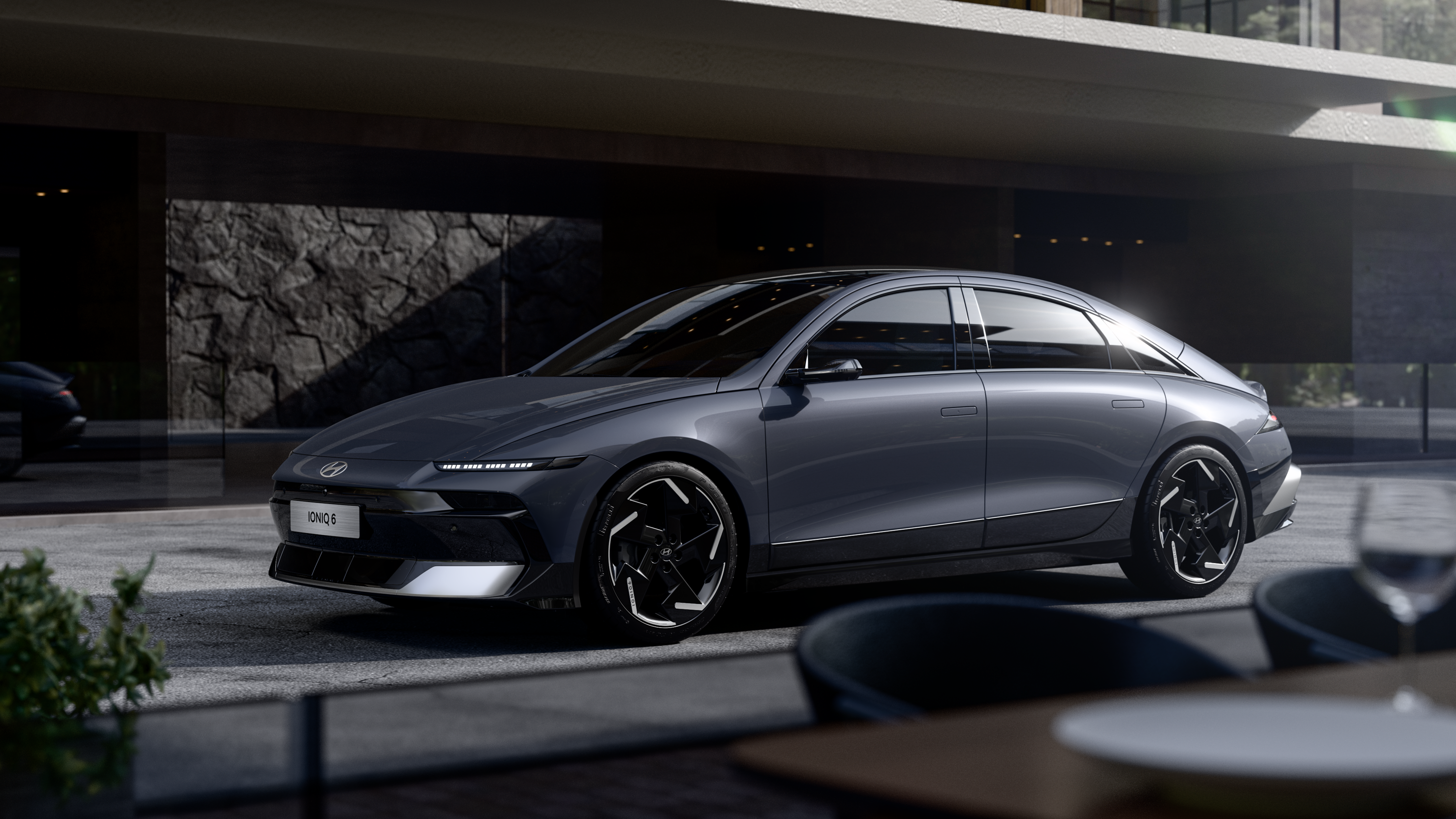 Hyundai Ioniq 6 63 kWh RWD exterior view