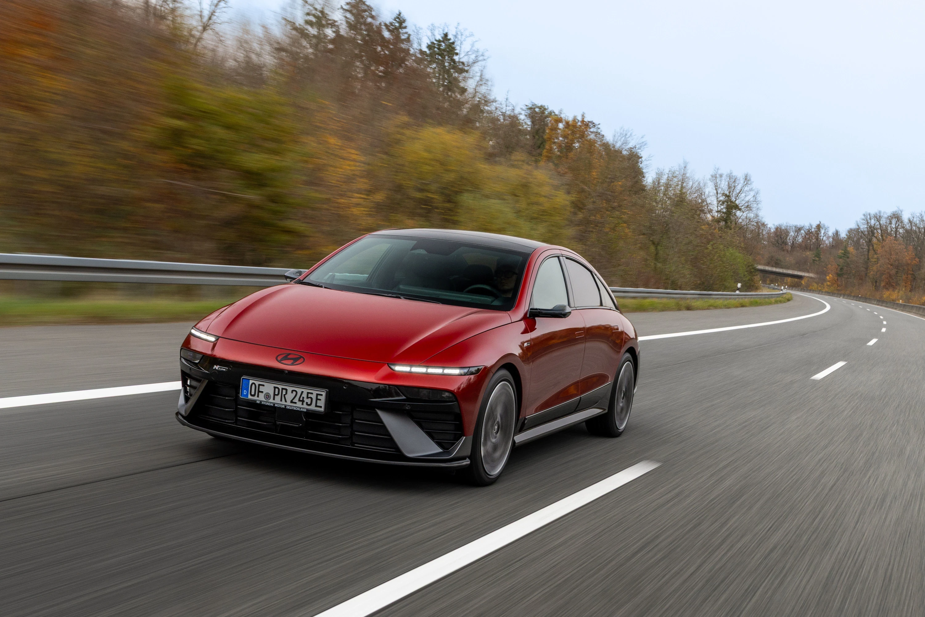Hyundai Ioniq 6 63 kWh RWD exterior view