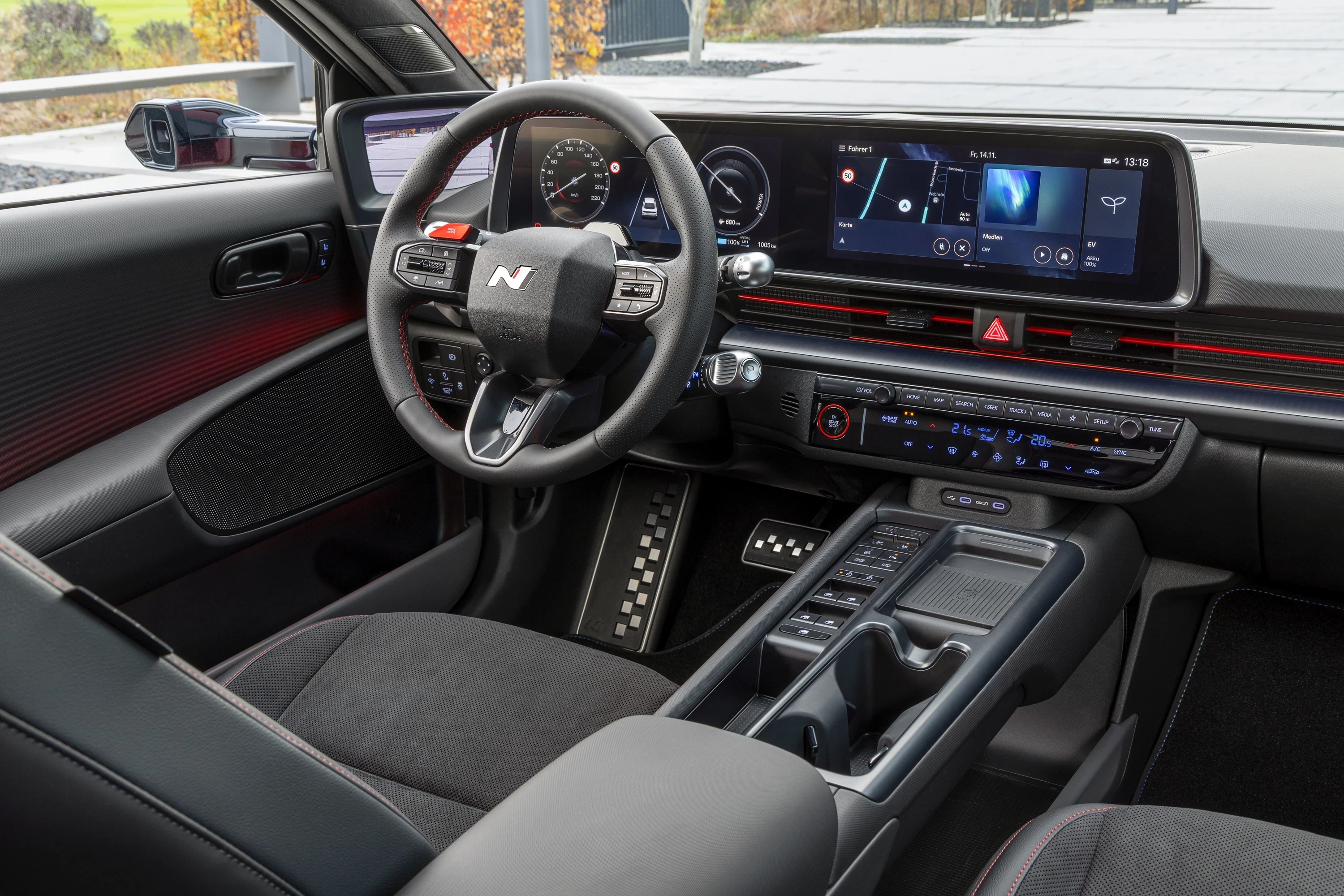 Hyundai Ioniq 6 84 kWh AWD interior view