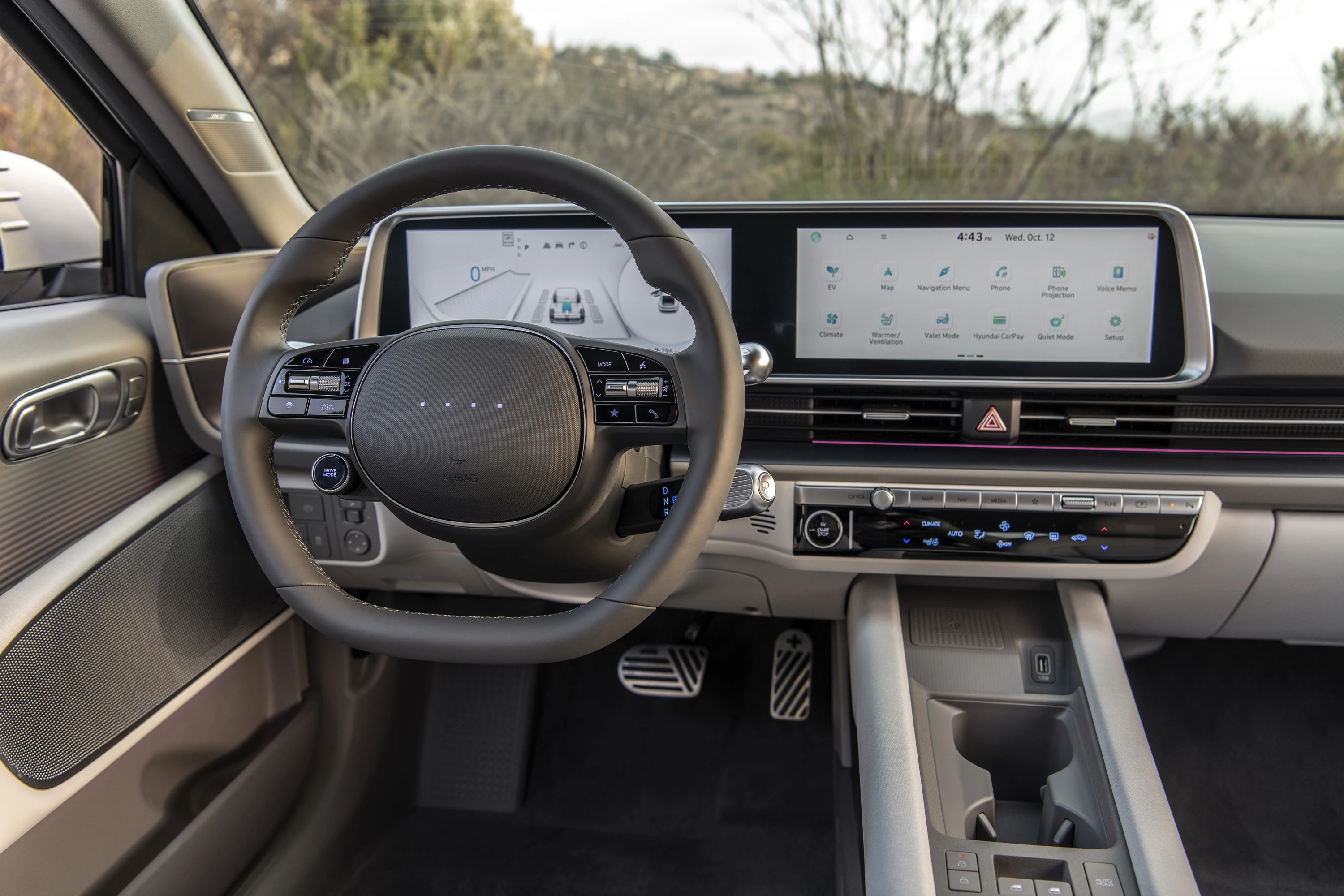 Hyundai Ioniq 6 Standard Range RWD screens view