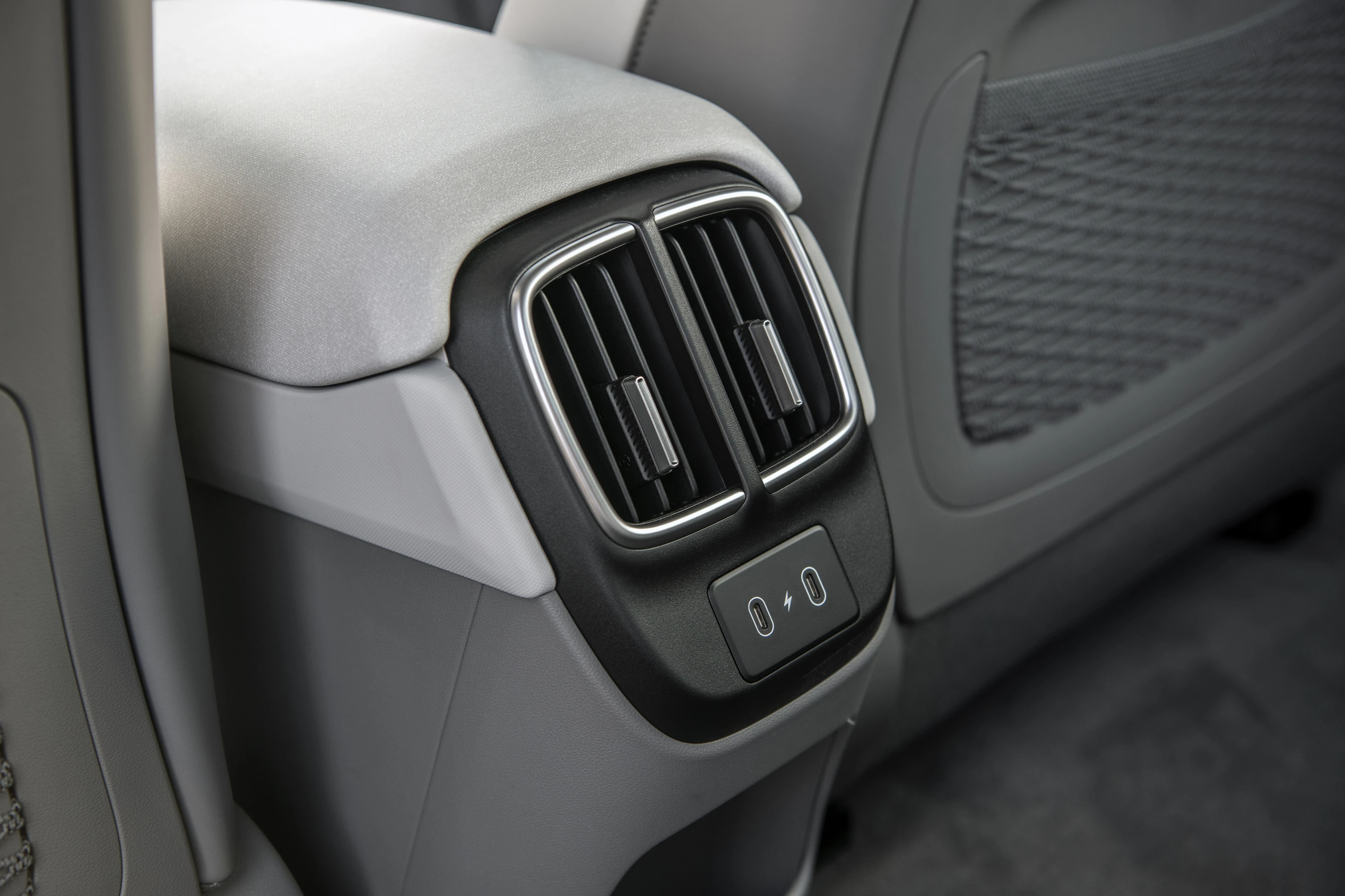 Hyundai Ioniq 6 Standard Range RWD interior view