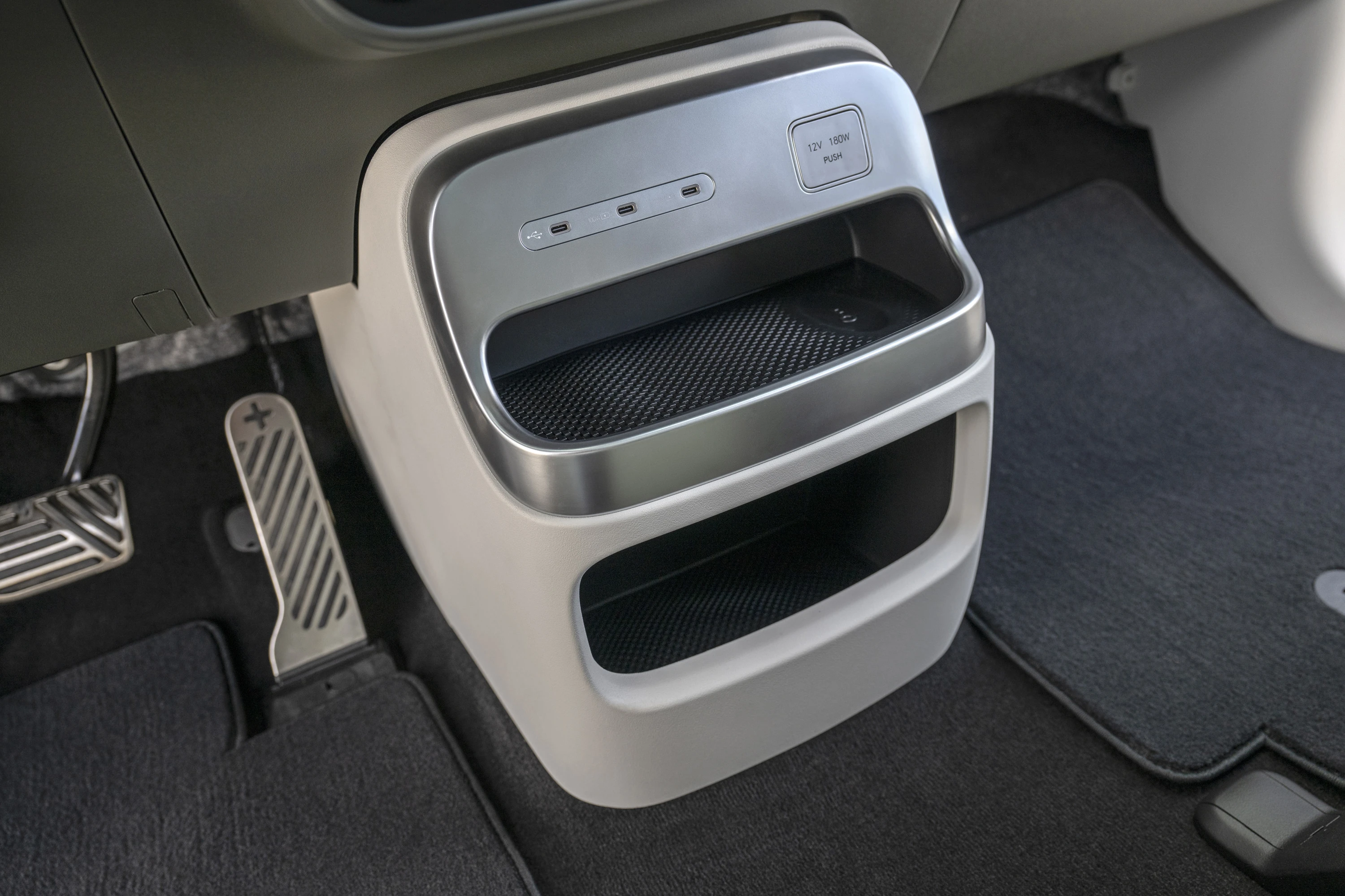 Hyundai IONIQ 9 AWD Long Range details view