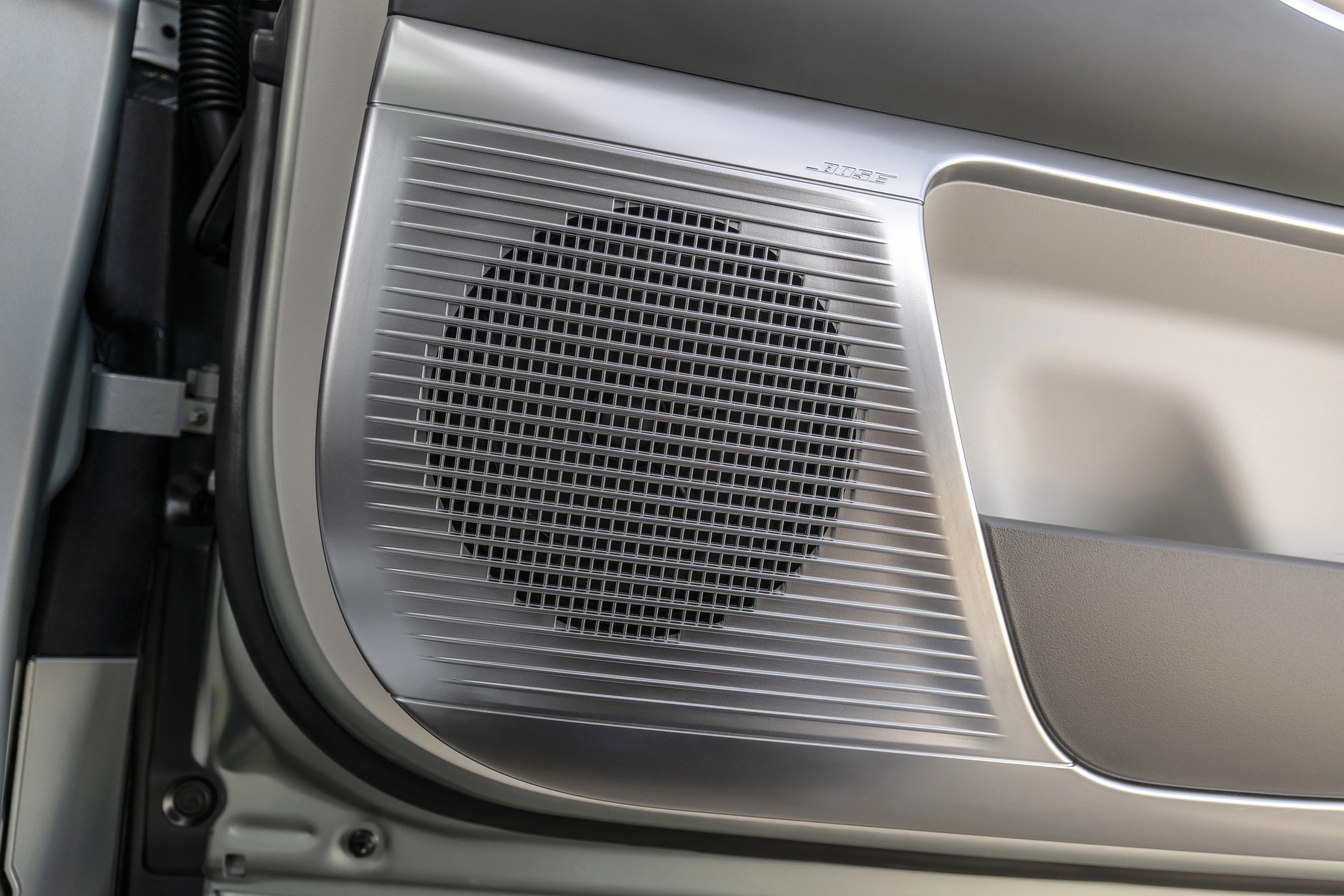 Hyundai IONIQ 9 AWD Long Range speakers view