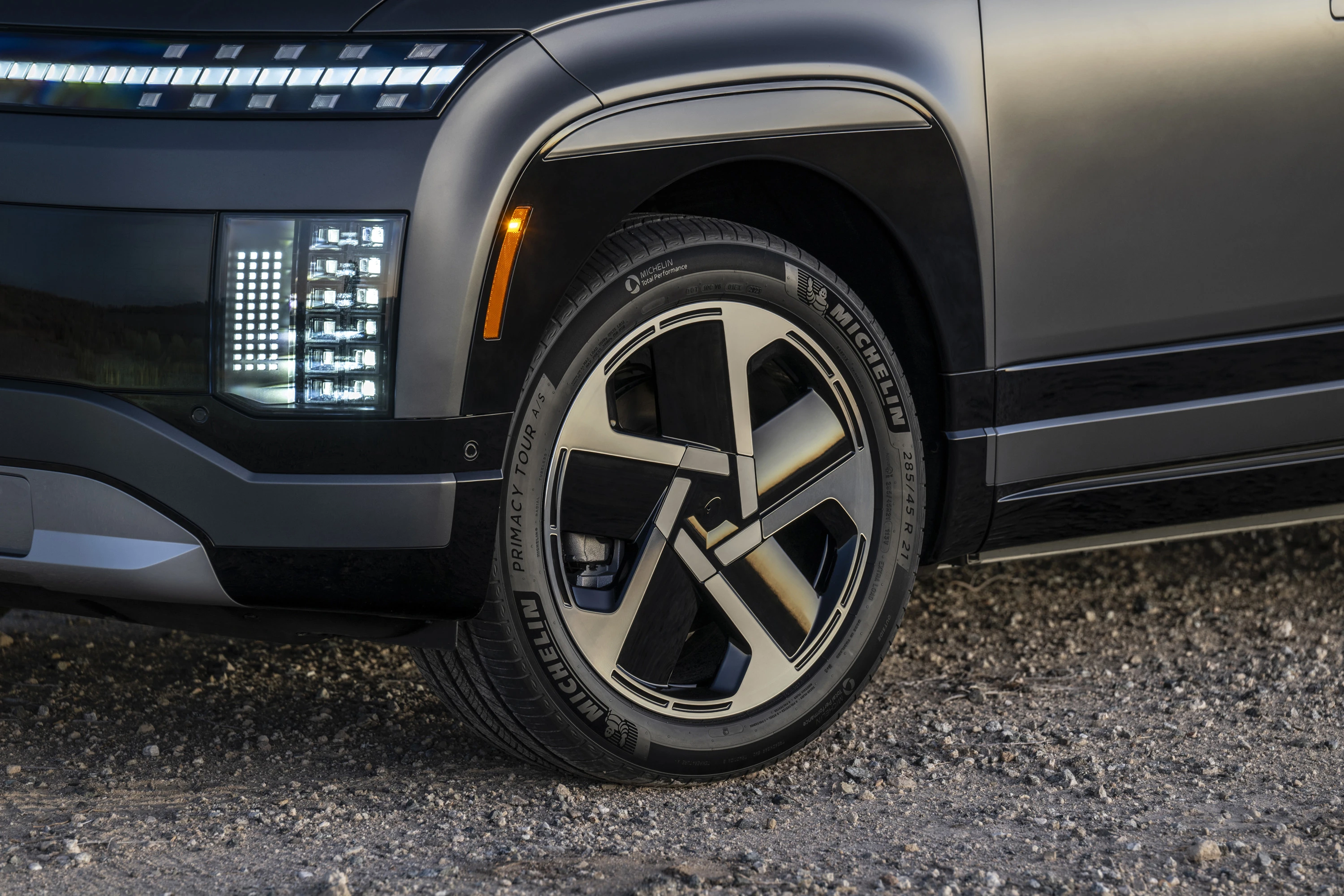 Hyundai IONIQ 9 AWD Long Range wheels view