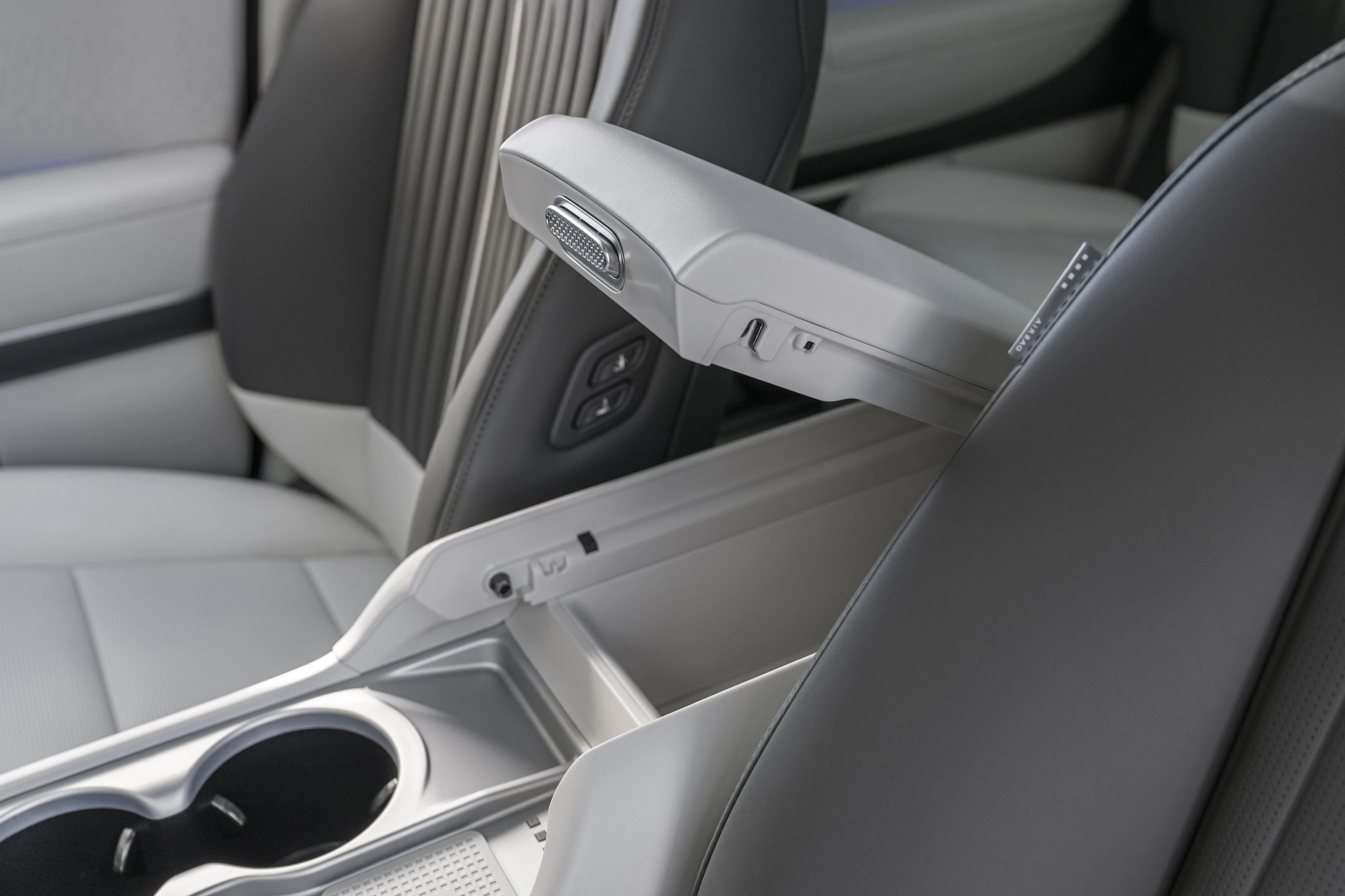 Hyundai IONIQ 9 AWD Performance details view