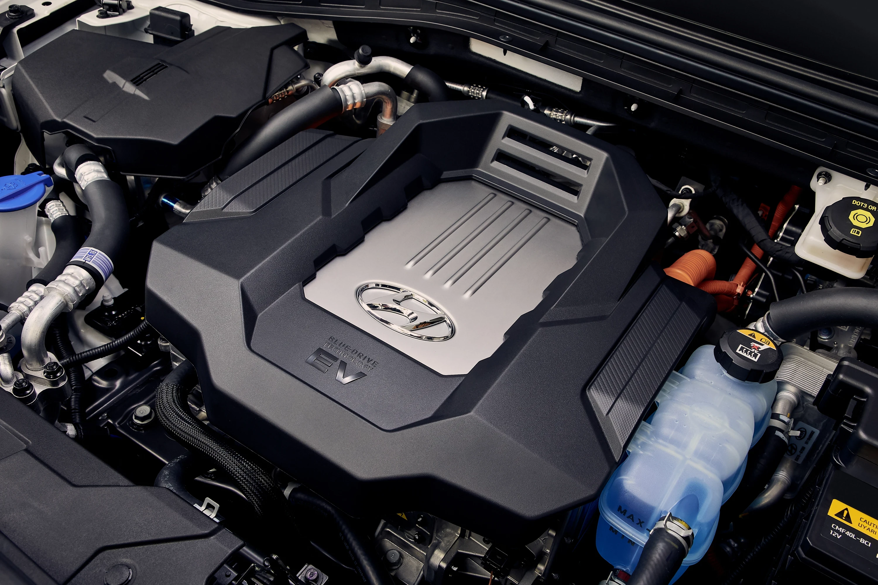 Hyundai IONIQ Electric 28 kWh technology view