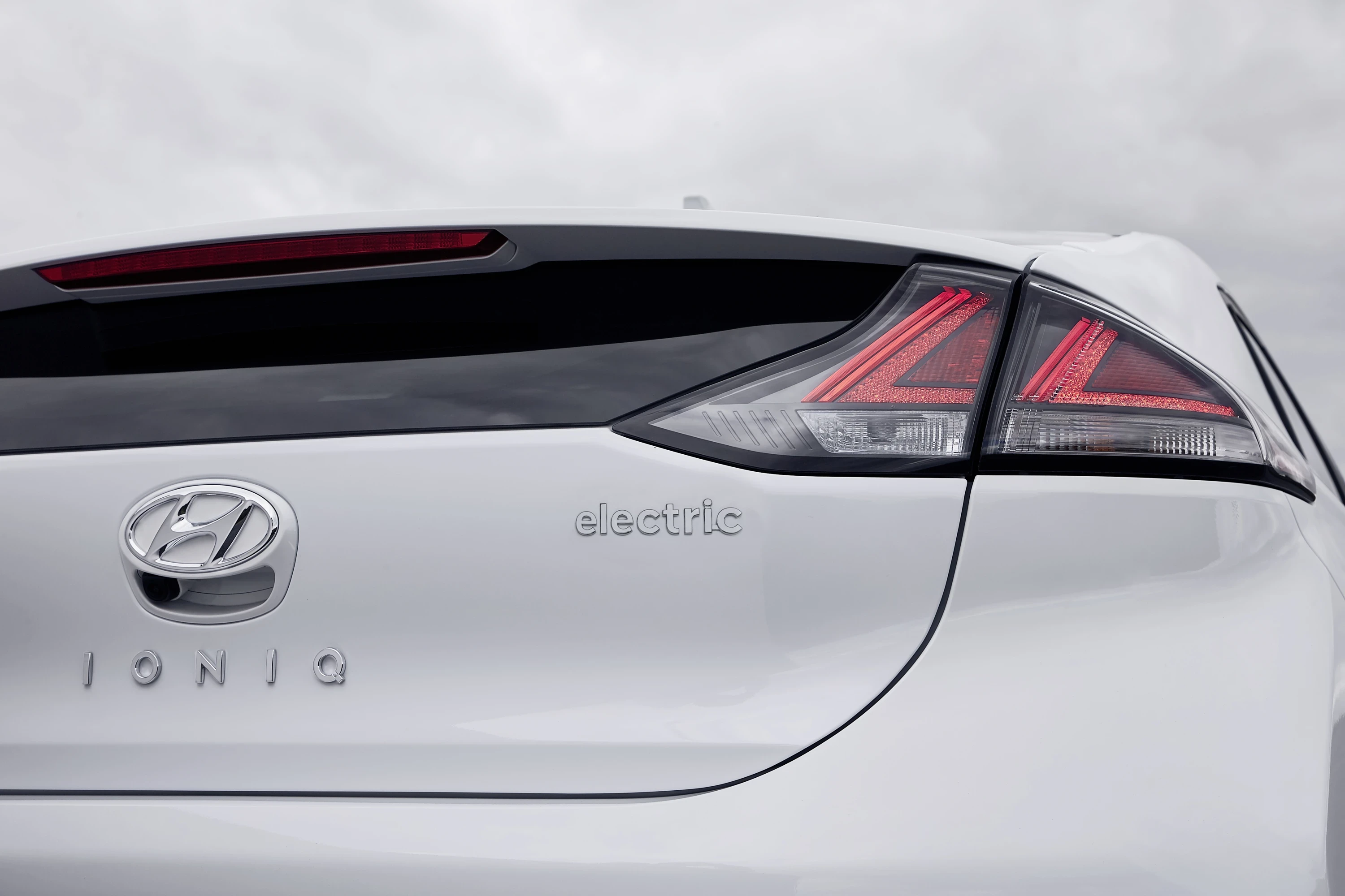 Hyundai IONIQ Electric 28 kWh taillights view