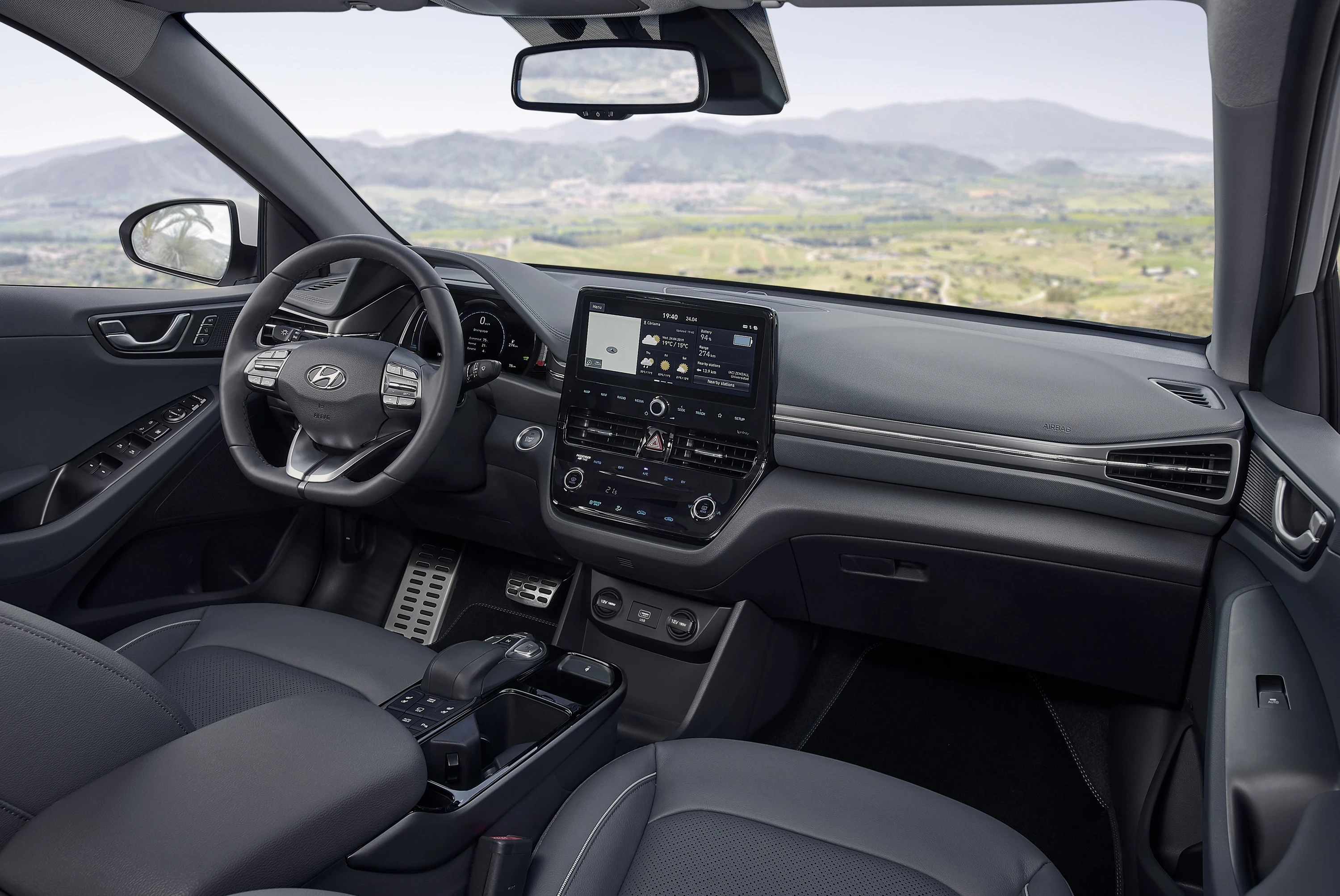 Hyundai IONIQ Electric 28 kWh interior view