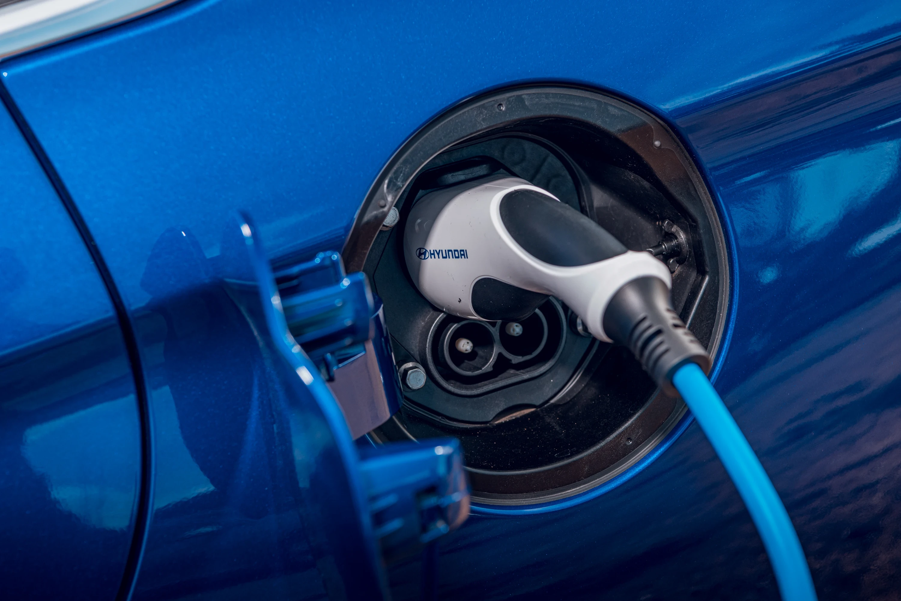 Hyundai IONIQ Electric 38 kWh chargport view