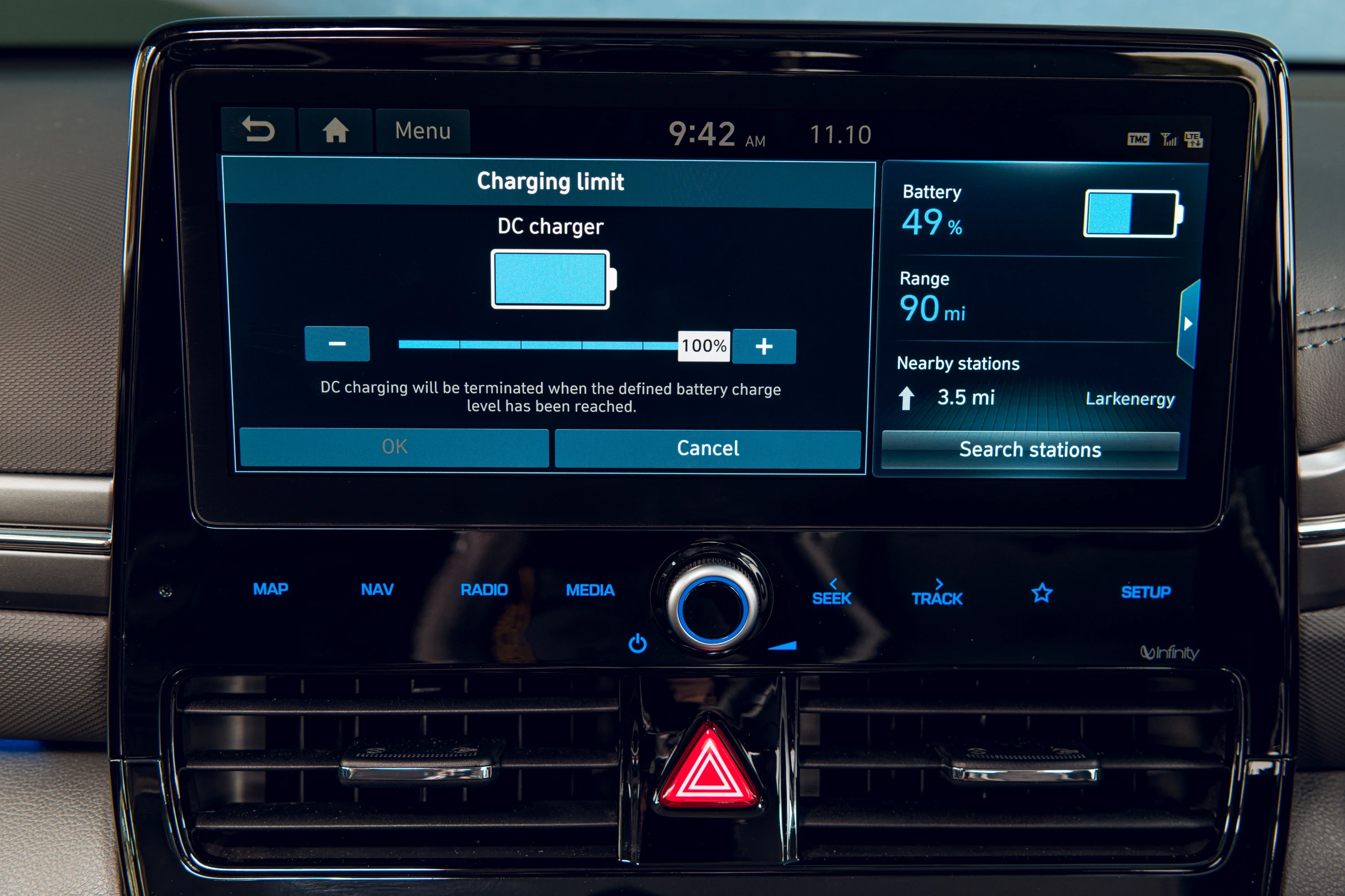 Hyundai IONIQ Electric 38 kWh screens view