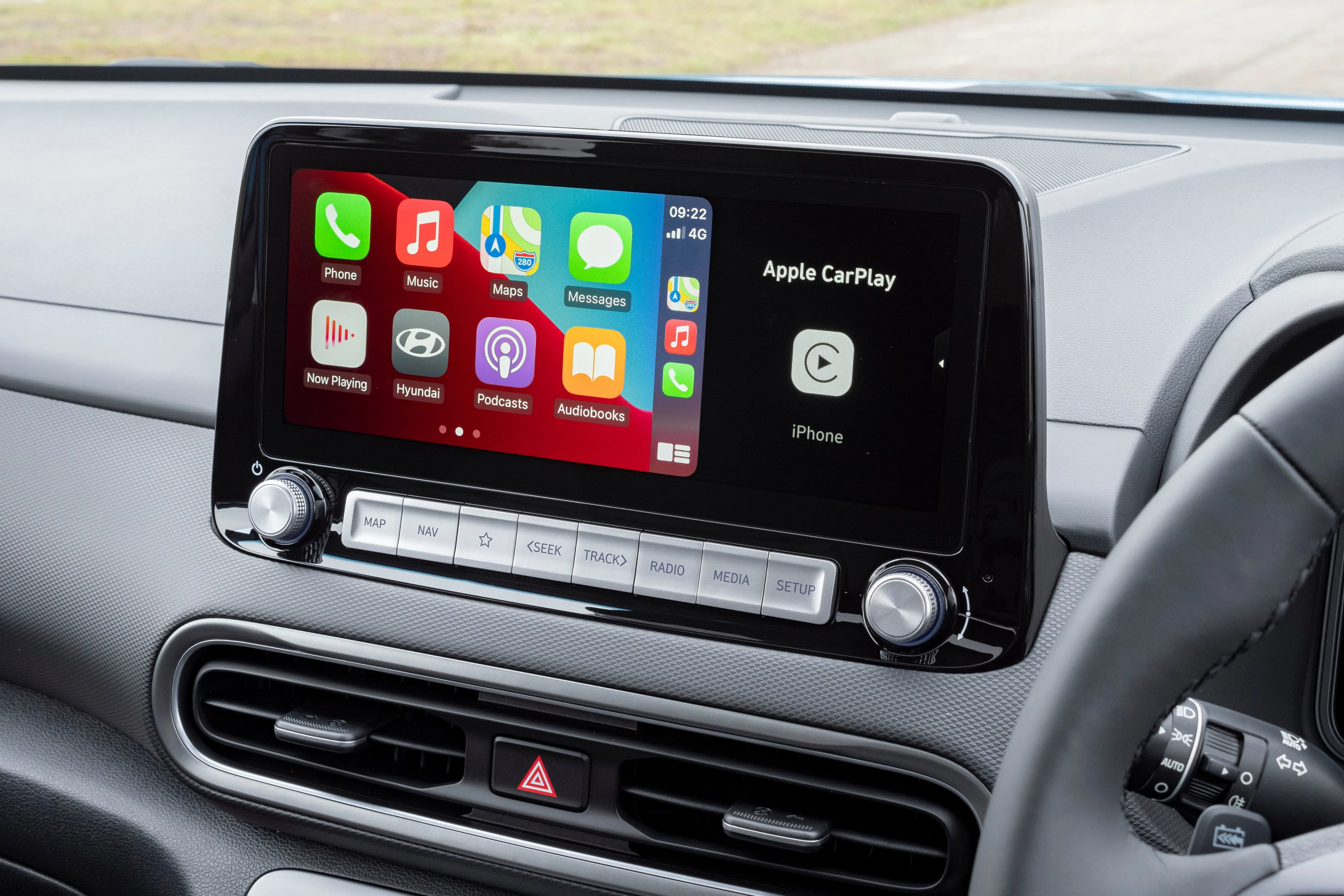 Hyundai Kona Electric 39 kWh screens view