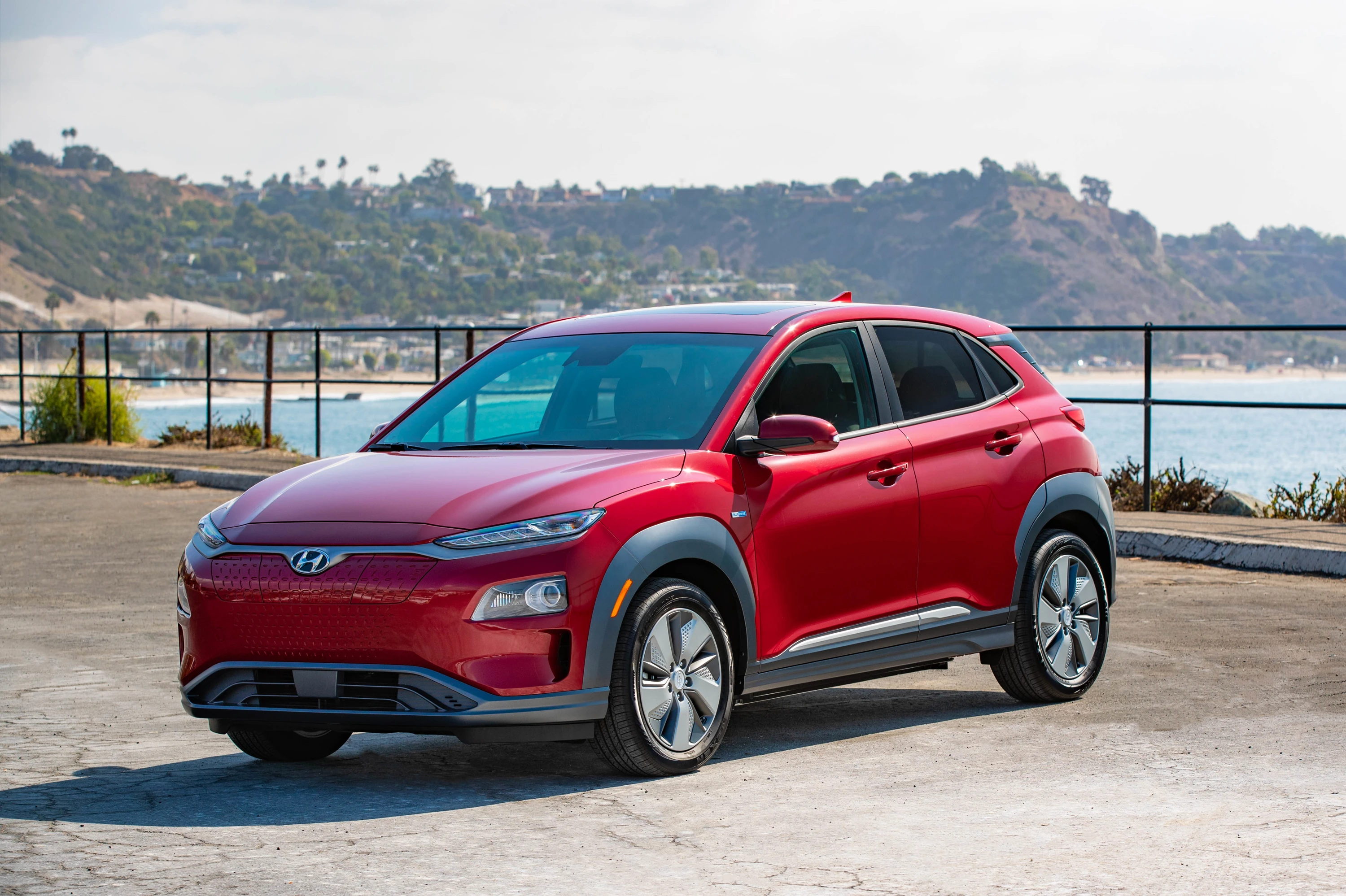 Hyundai Kona Electric 64 kWh exterior view