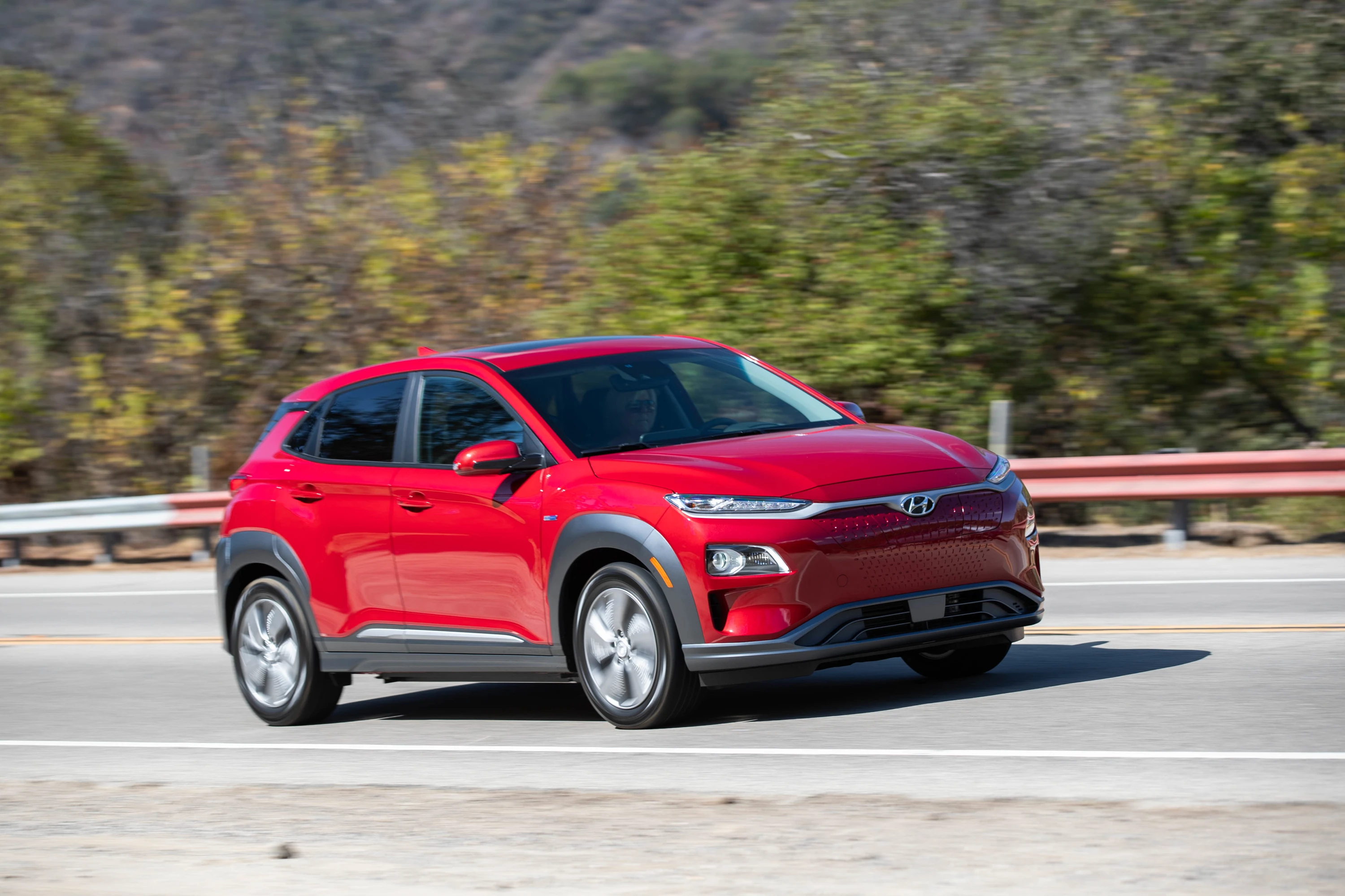 Hyundai Kona Electric 64 kWh exterior view