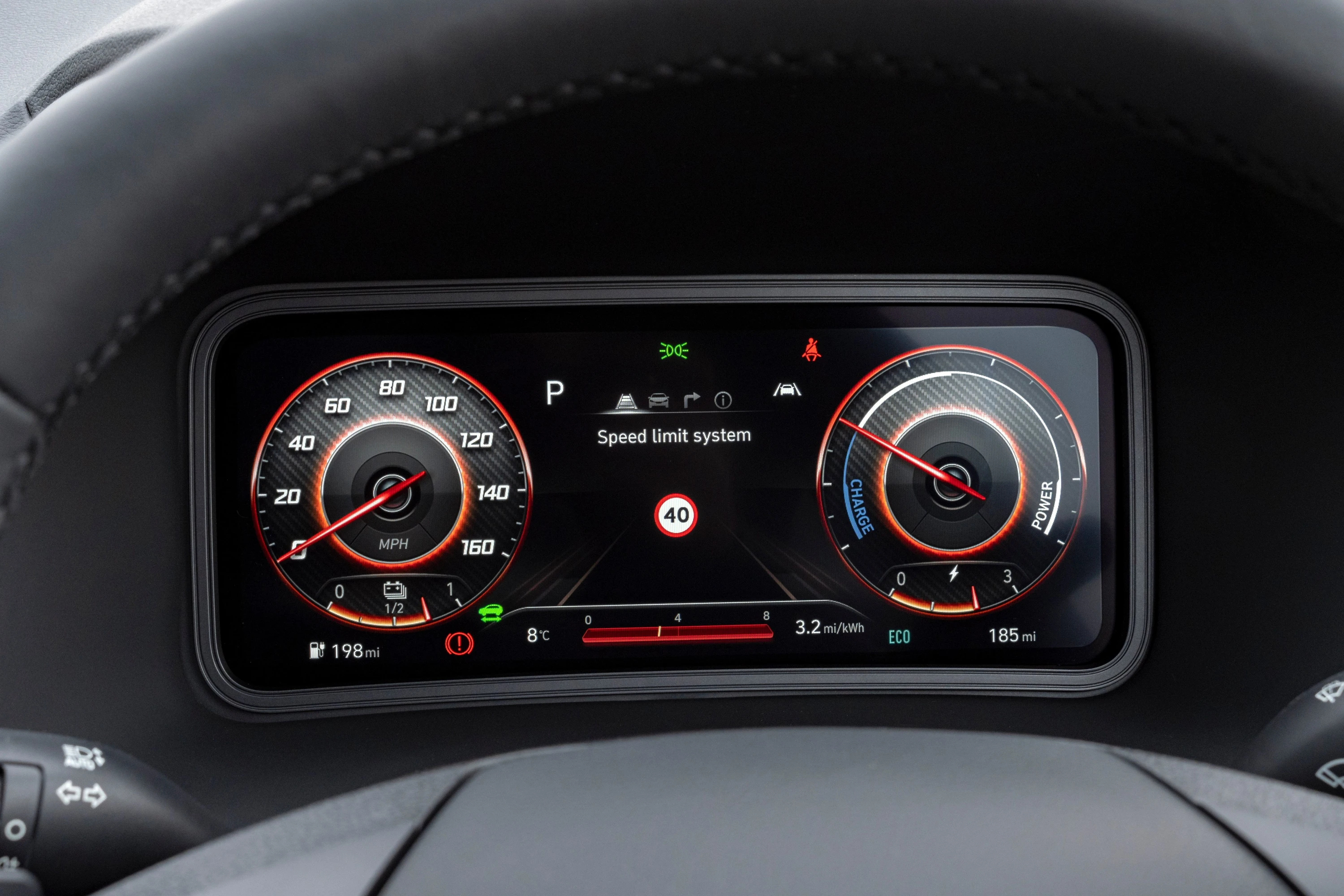 Hyundai Kona Electric 64 kWh screens view