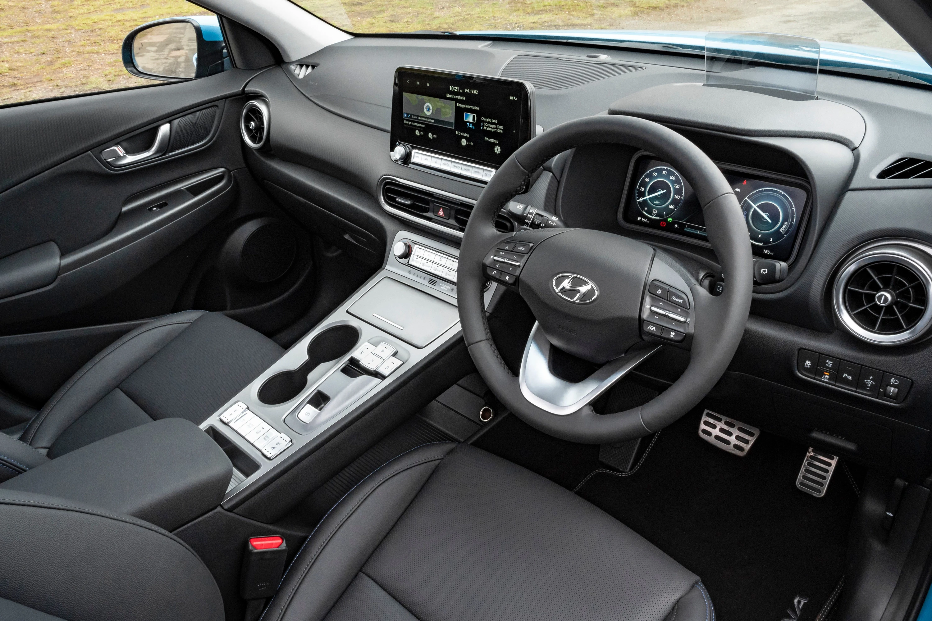 Hyundai Kona Electric 64 kWh interior view