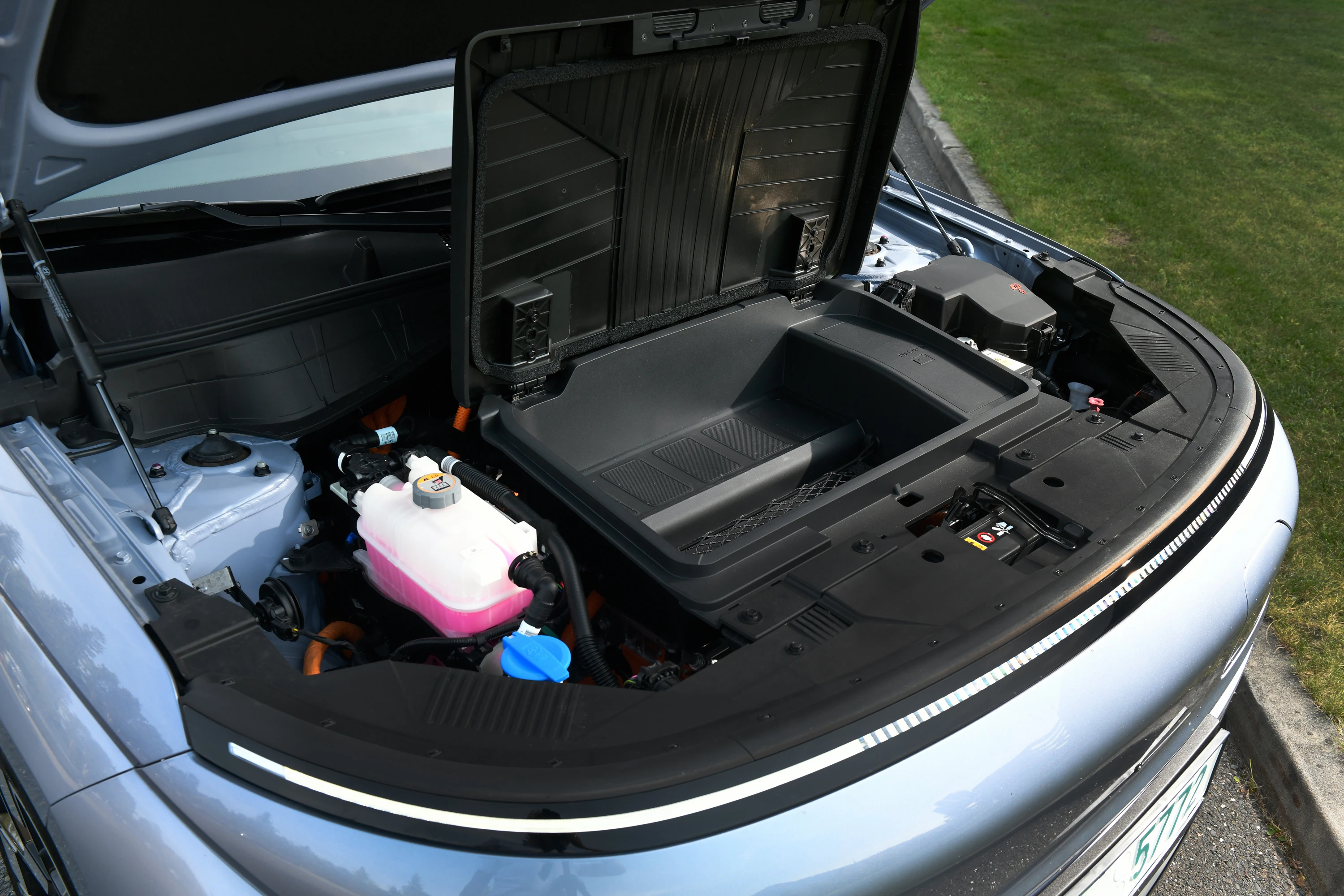 Hyundai Kona Long Range frunk view