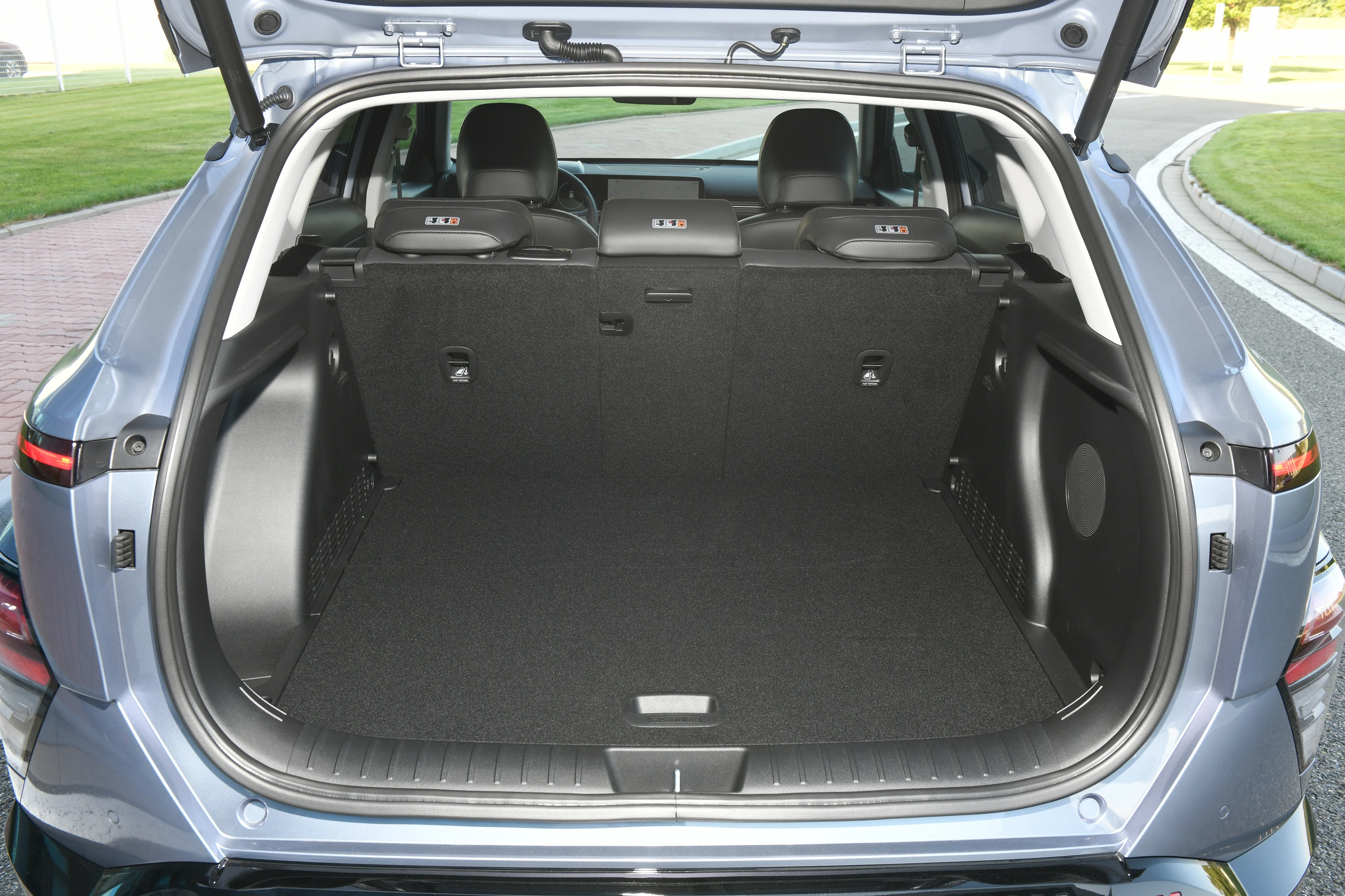 Hyundai Kona Long Range trunk view