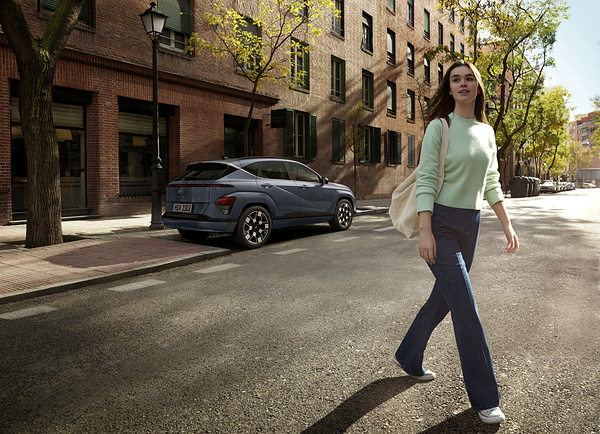 Hyundai Kona Long Range exterior view