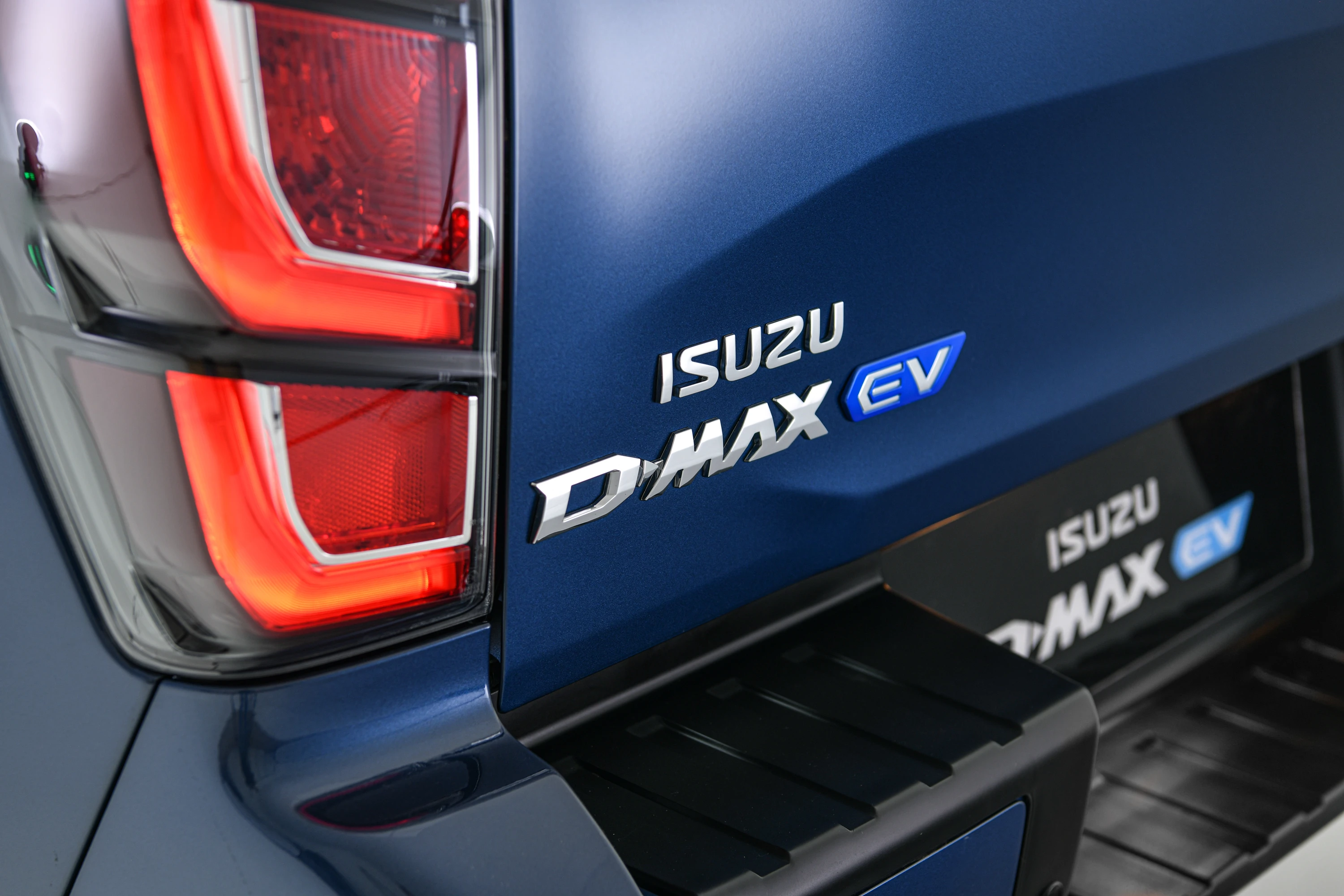Isuzu D-Max EV Extended Cab details view