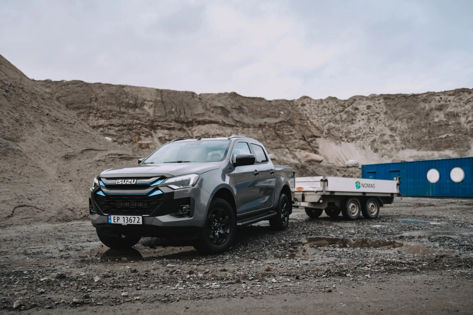 Isuzu D-Max EV Extended Cab exterior view